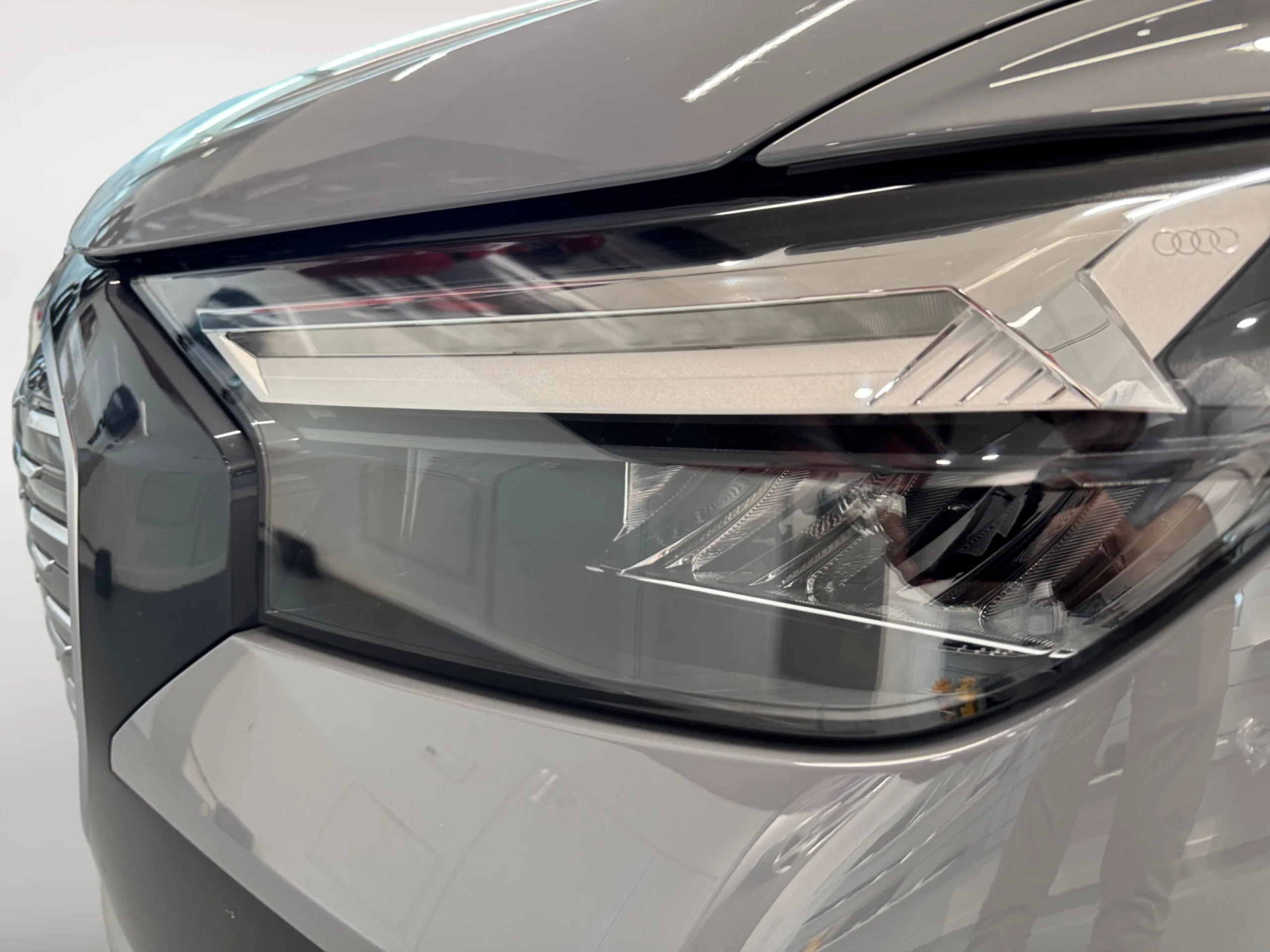 AUDI Q4 SPORTBACK GENUINE EDITION 45 E TRON 210KW 82KWH - Foto 5