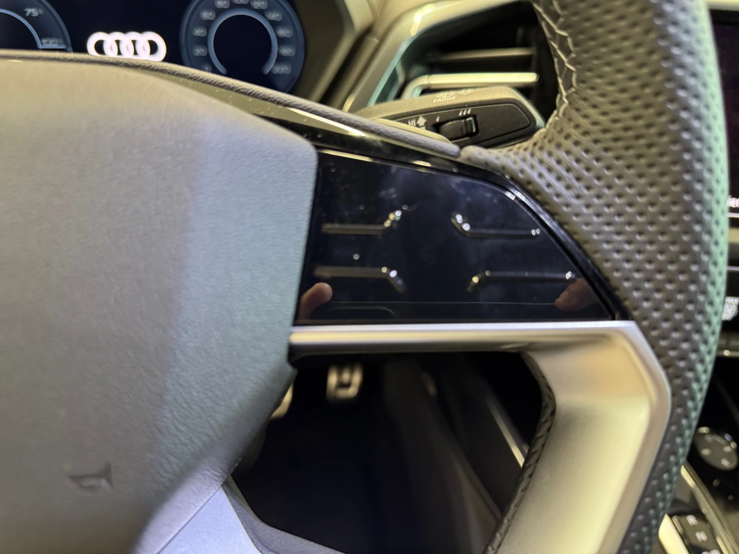 AUDI Q4 SPORTBACK GENUINE EDITION 45 E TRON 210KW 82KWH - Foto 13