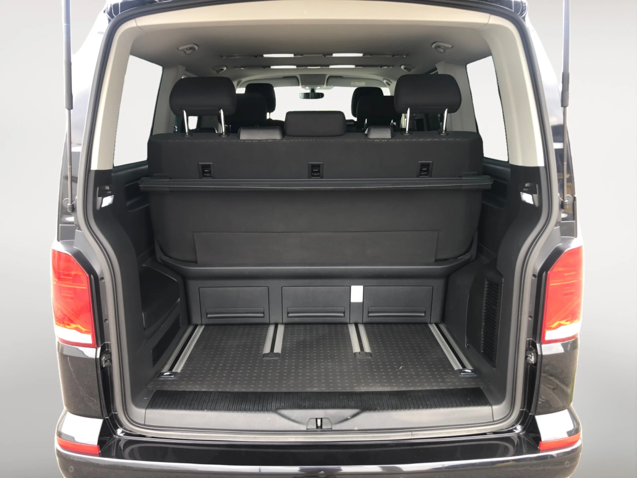 VOLKSWAGEN Multivan 2.0TDI SCR BMT READY2DISCOVER DSG7 110KW - Foto 7
