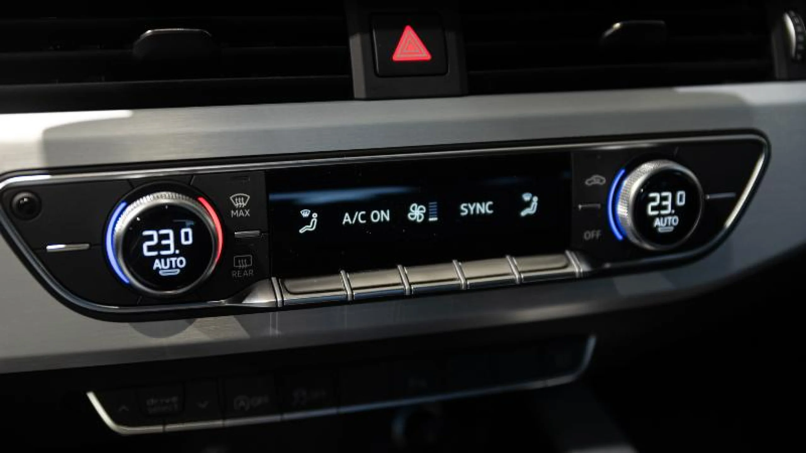 AUDI A4 AVANT BLACK LINE 35 TDI 120KW S TRONIC - Foto 16