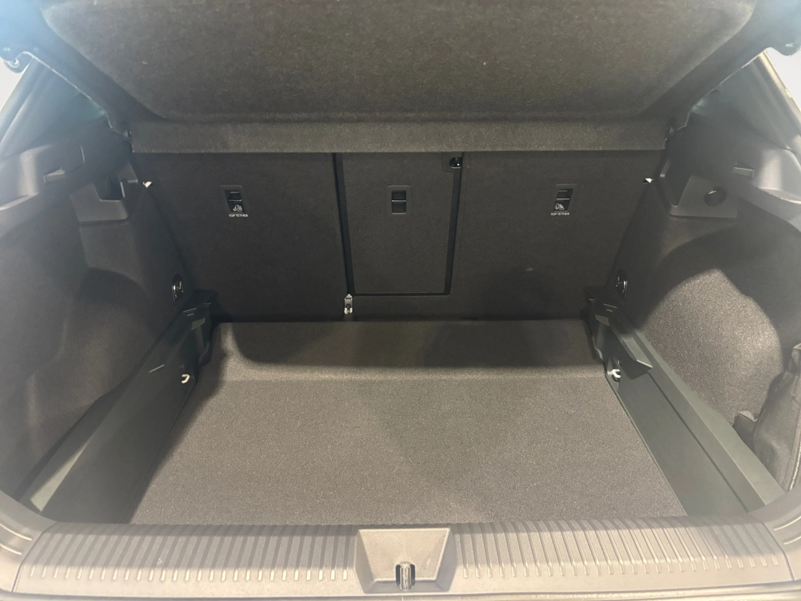 VOLKSWAGEN T ROC T ROC R LINE 1ST EDITION 1.5 ETSI 110 KW (150 CV)  AUTOMÁTICO DSG 7 VEL. - Foto 7