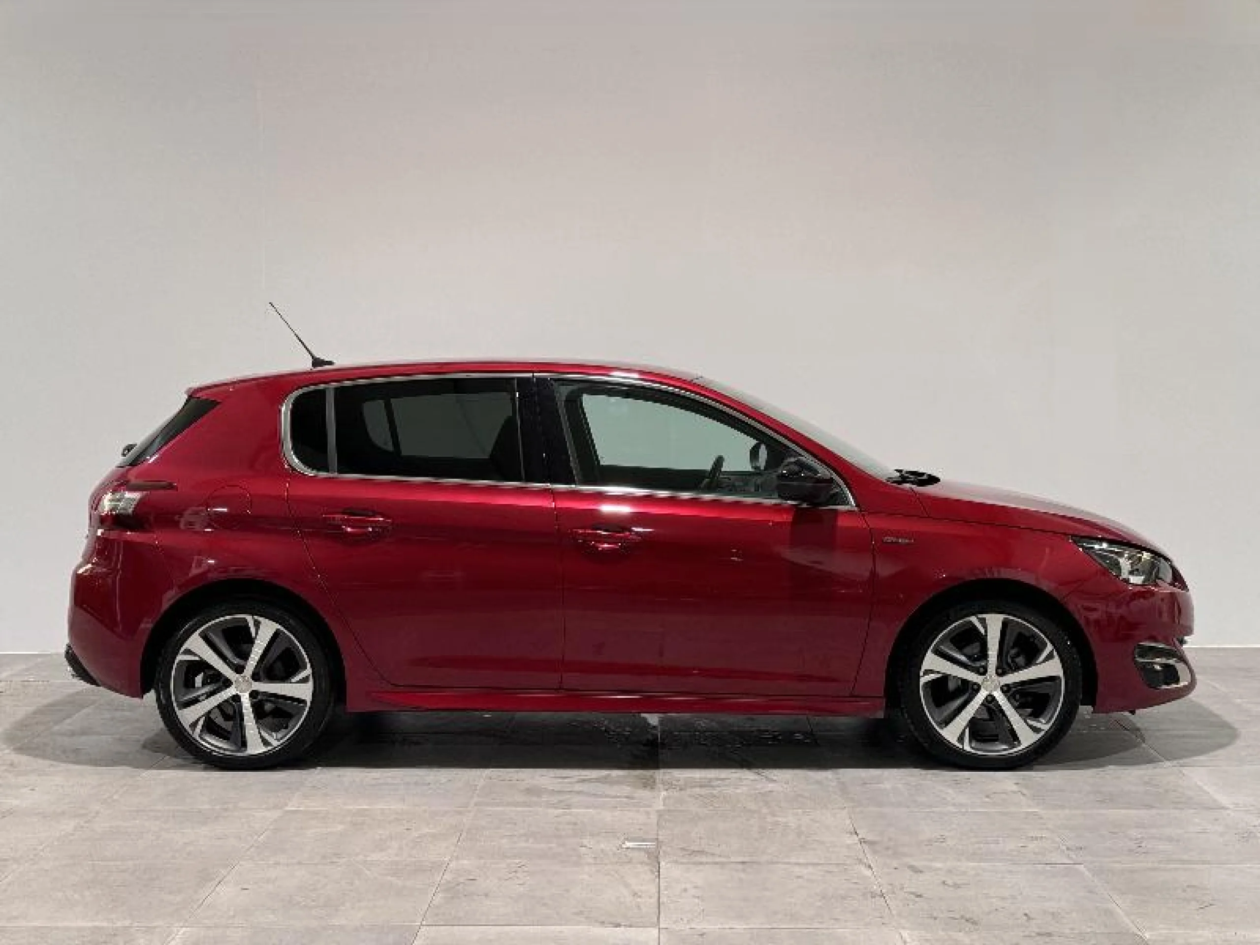 PEUGEOT 308 5P ALLURE 1.2 PURETECH 96KW (130CV) EAT6 - Foto 3