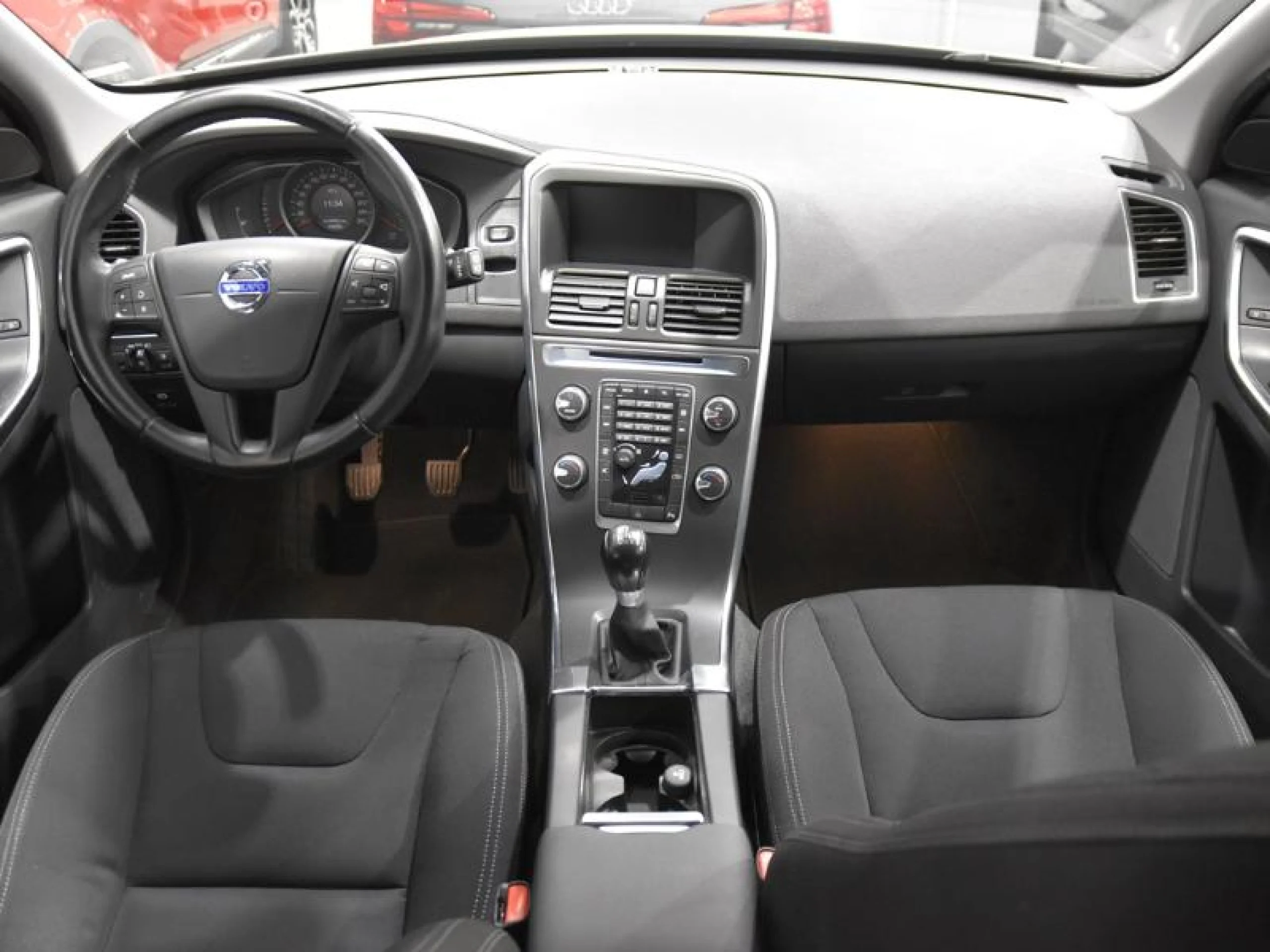 VOLVO XC60 2.0 D3 KINETIC - Foto 18