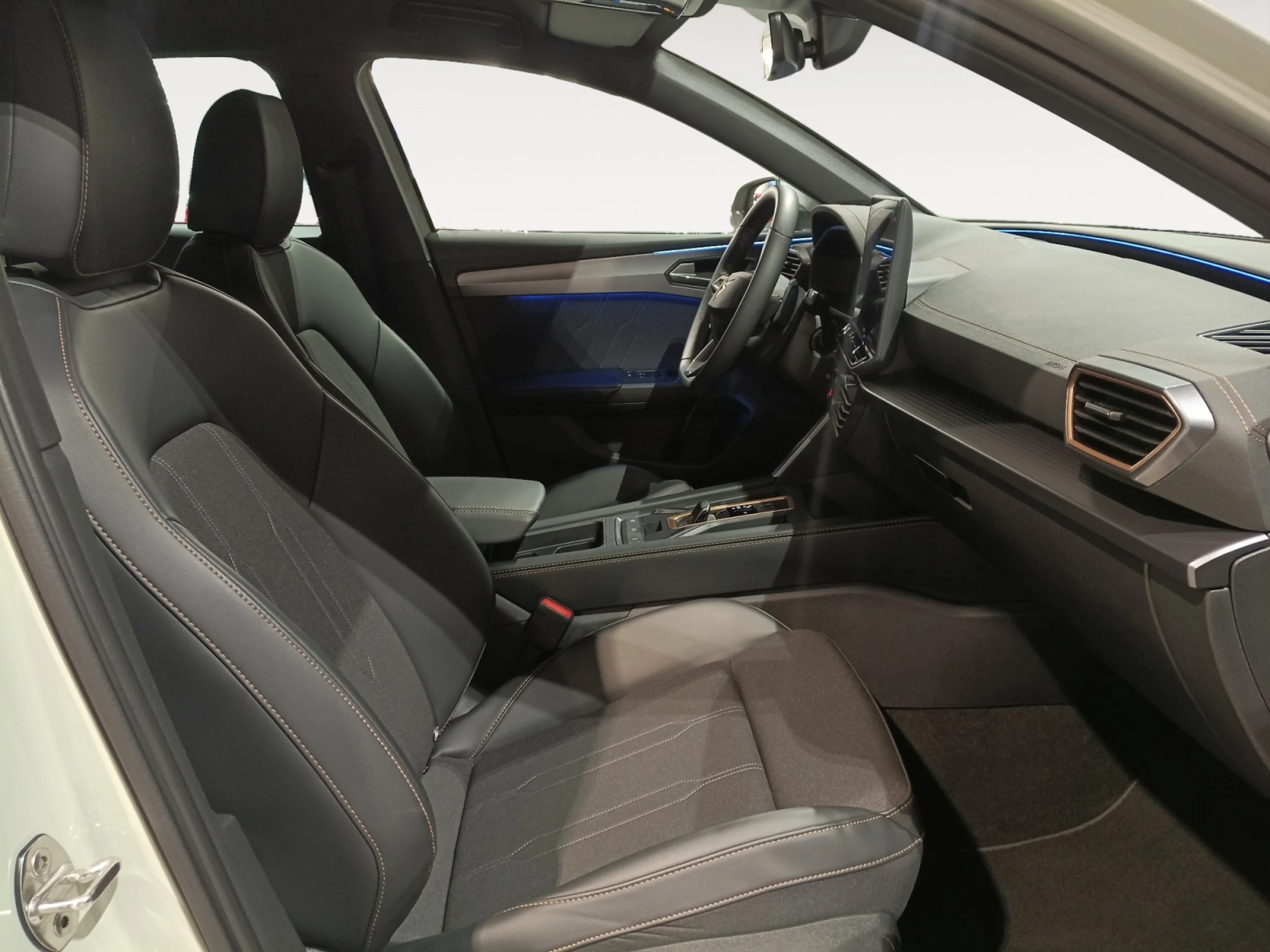 CUPRA LEON SP 1.5 ETSI 110KW (150CV) DSG - Foto 5