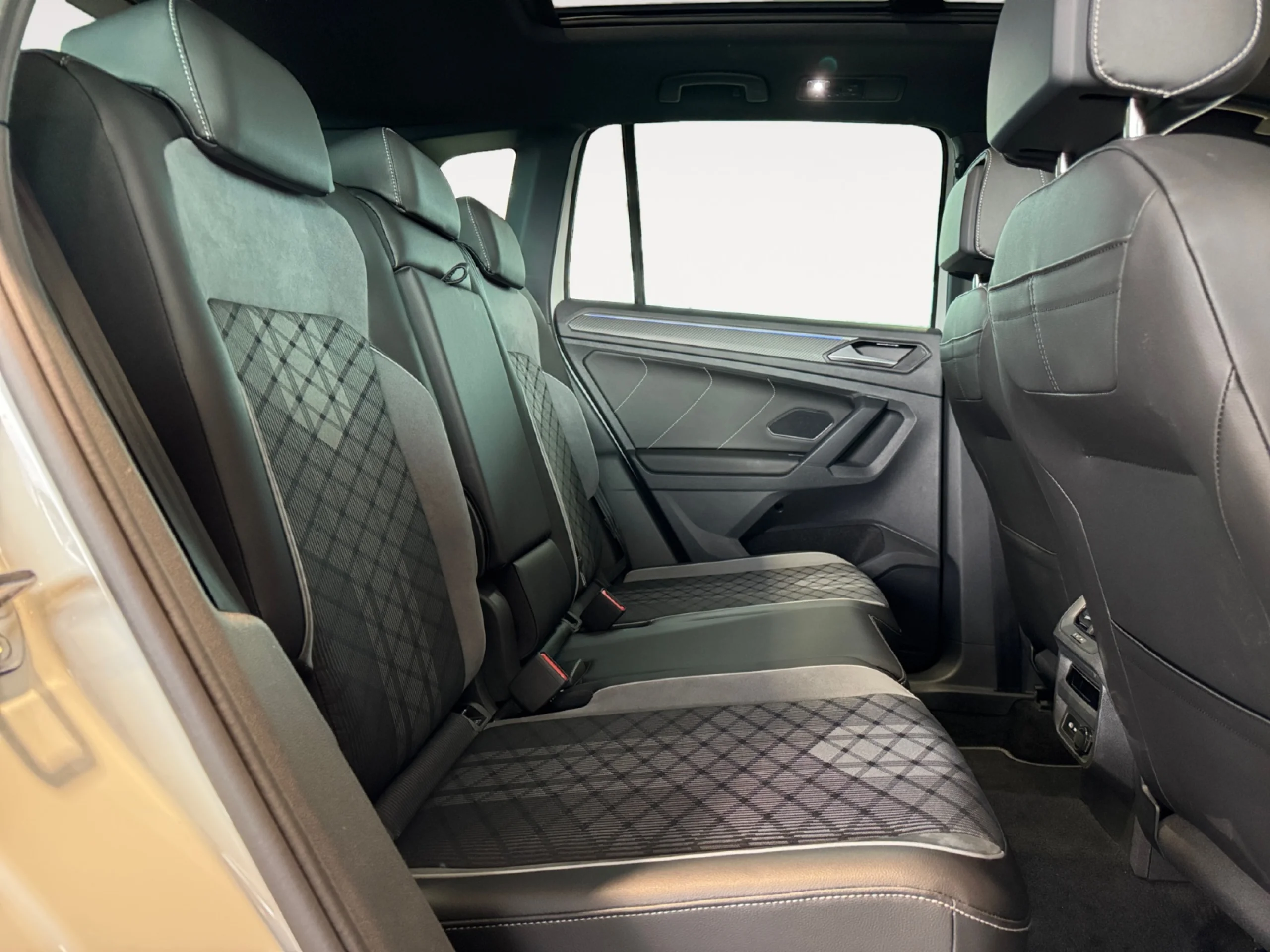 VOLKSWAGEN TIGUAN R LINE 1.4 TSI EHYBRID 180KW (245CV) DSG - Foto 6