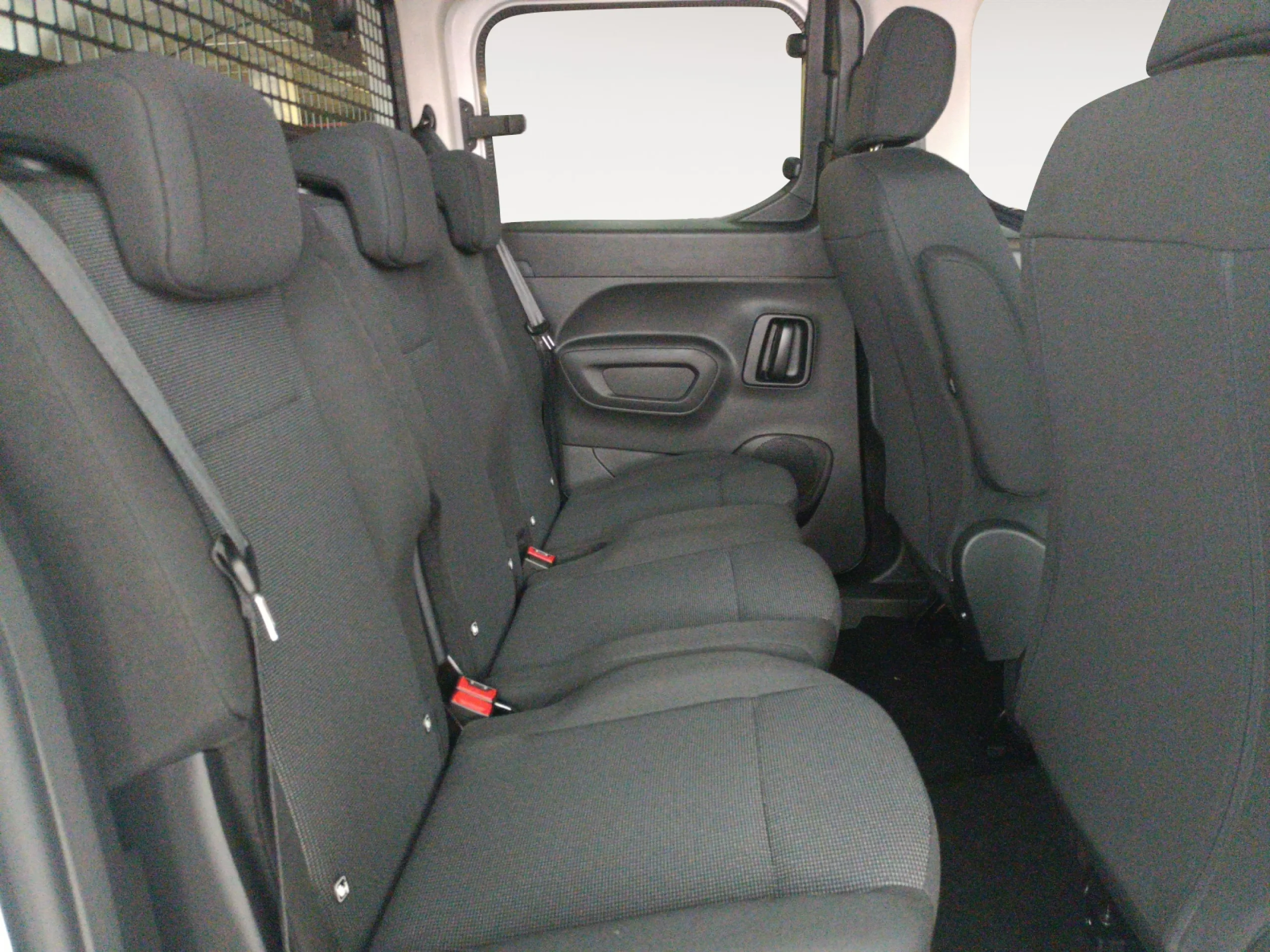 CITROEN BERLINGO VAN DOBLE CABINA XL DIÉSEL 100CV MANUAL - Foto 6