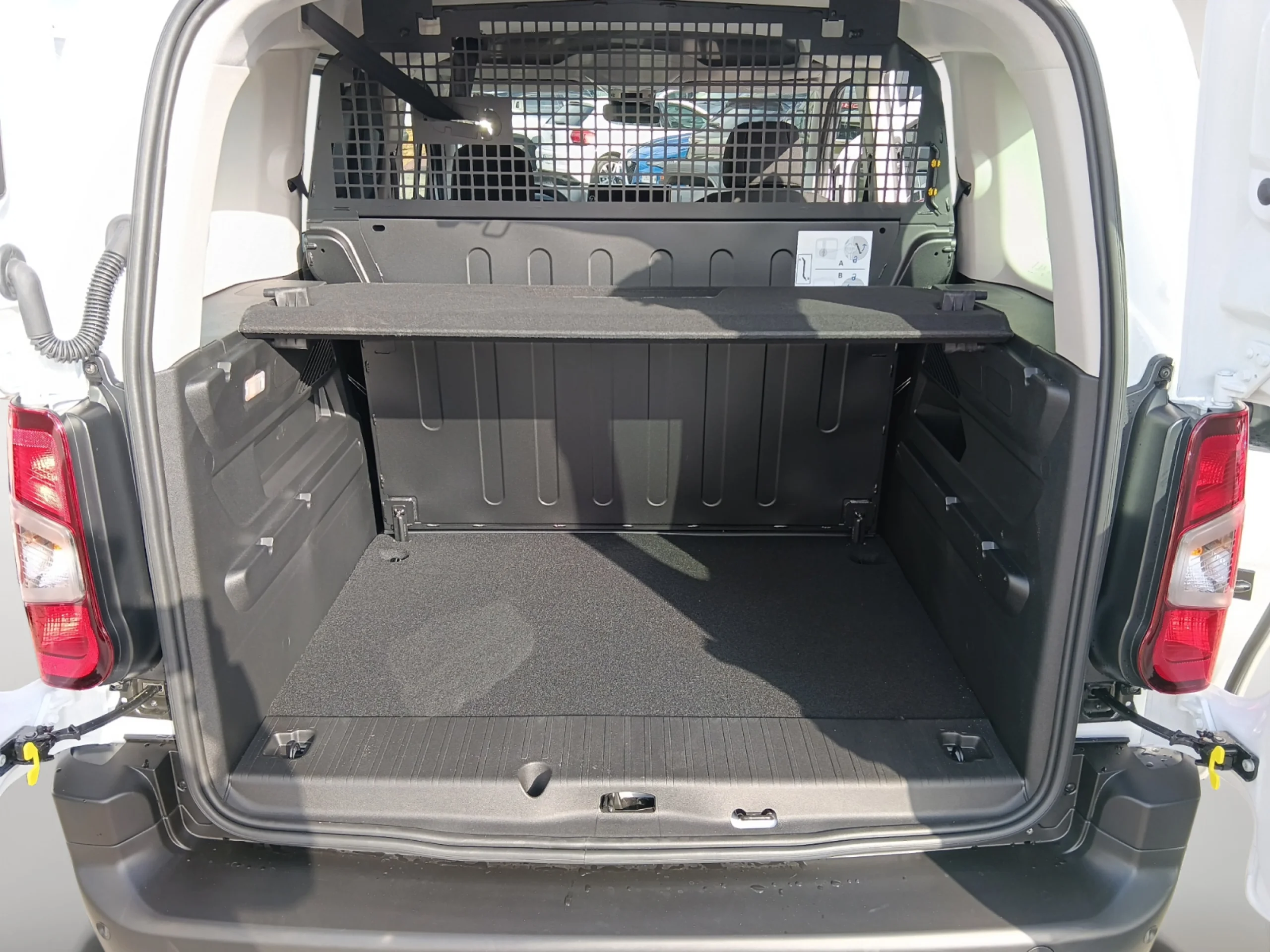 CITROEN BERLINGO VAN DOBLE CABINA XL DIÉSEL 100CV MANUAL - Foto 7