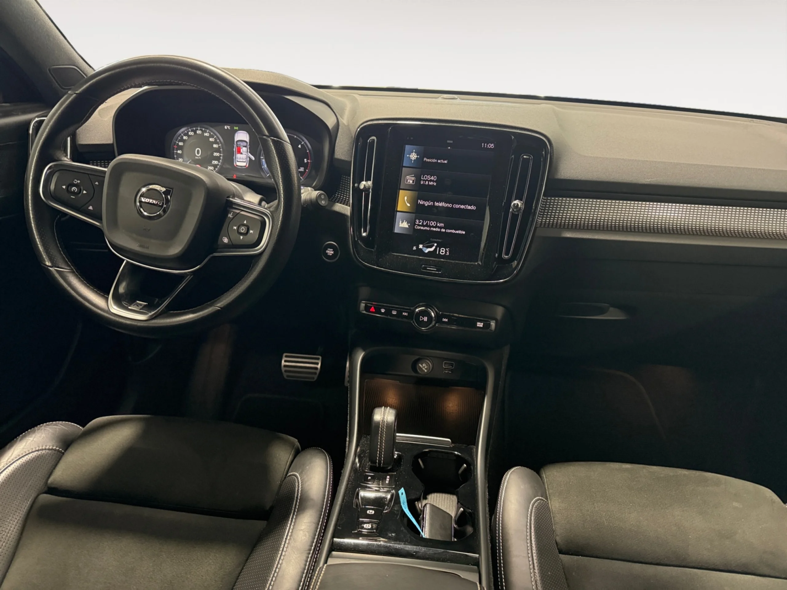 VOLVO XC40 2.0 D3 AUTO - Foto 4