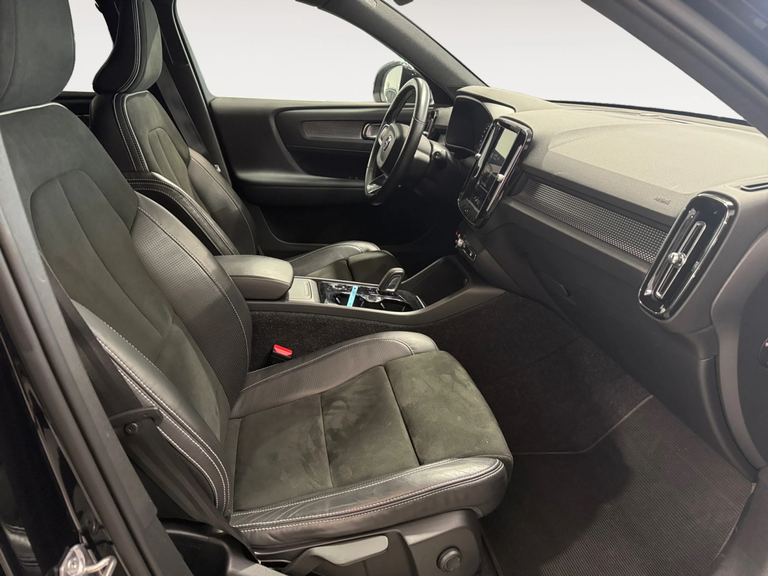 VOLVO XC40 2.0 D3 AUTO - Foto 5