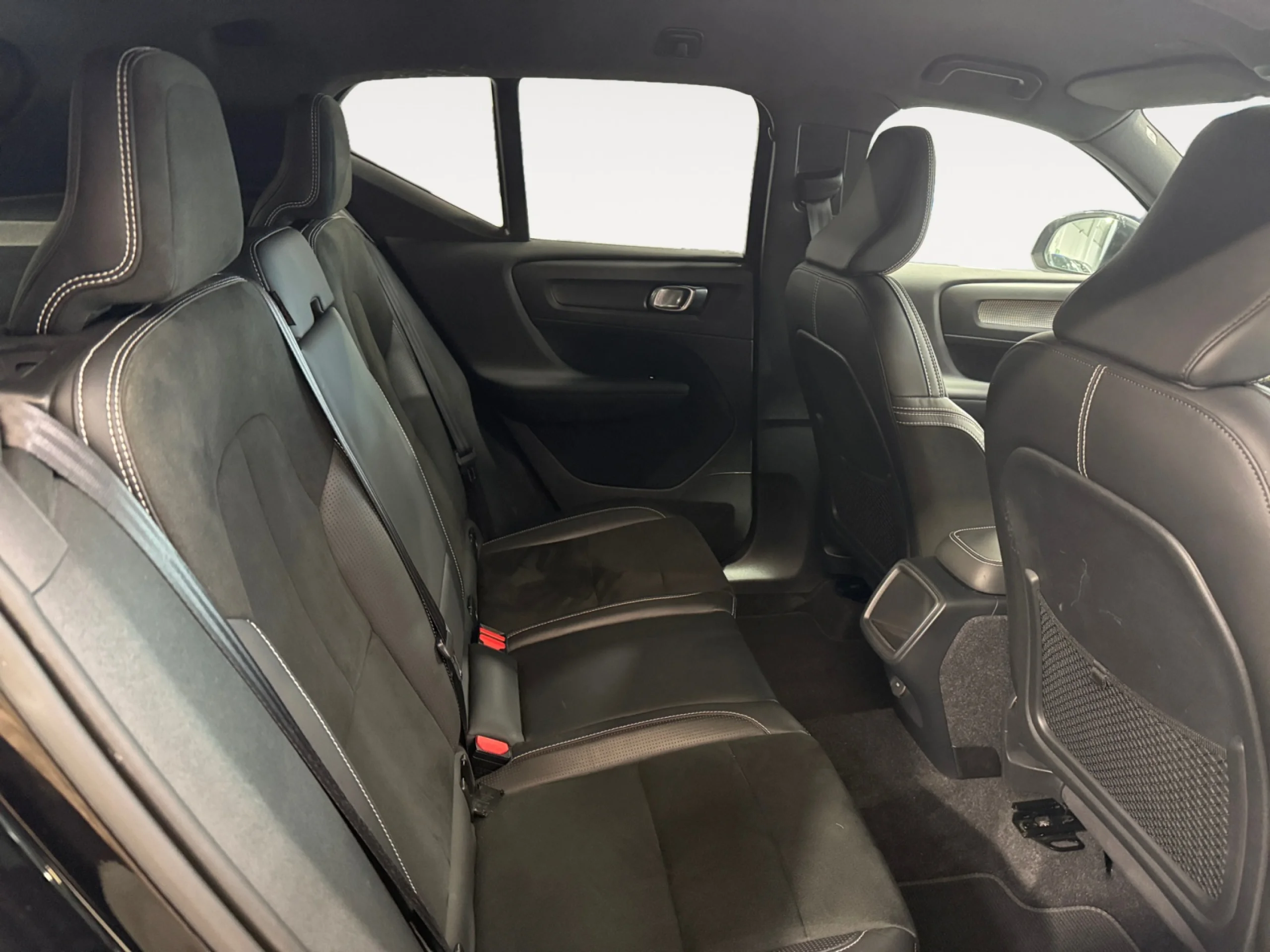 VOLVO XC40 2.0 D3 AUTO - Foto 6