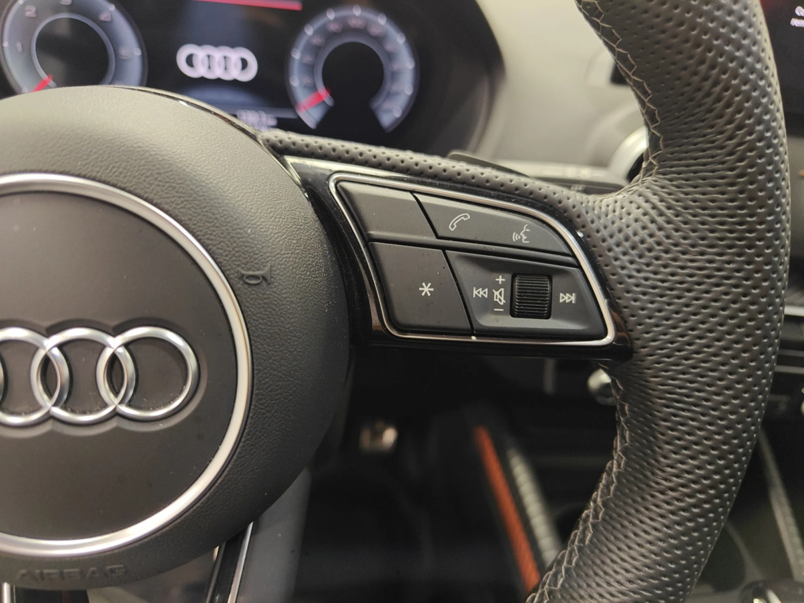 AUDI Q2 ADRENALIN 35 TDI 110KW (150CV) S TRONIC - Foto 10