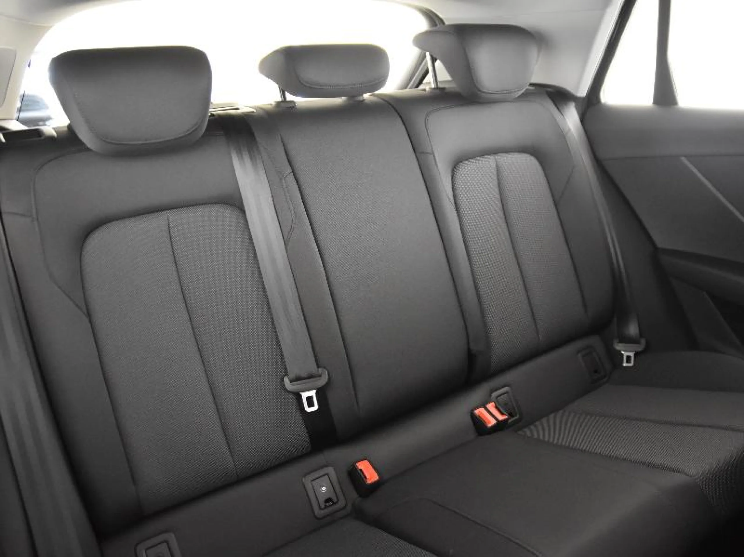 AUDI Q2 ADVANCED 30 TFSI 81KW (110CV) - Foto 7