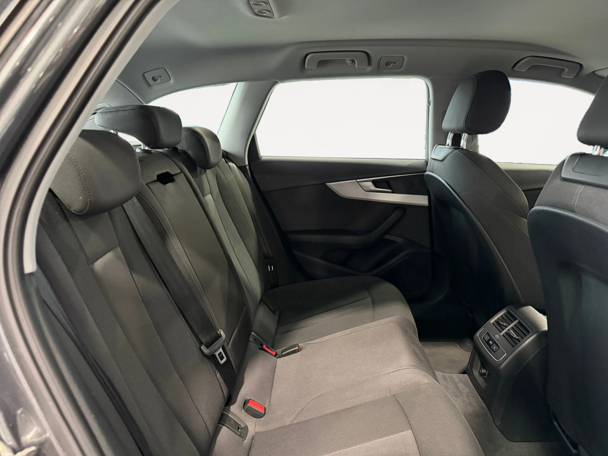AUDI A4 AVANT S LINE 35 TDI 120KW S TRONIC - Foto 6