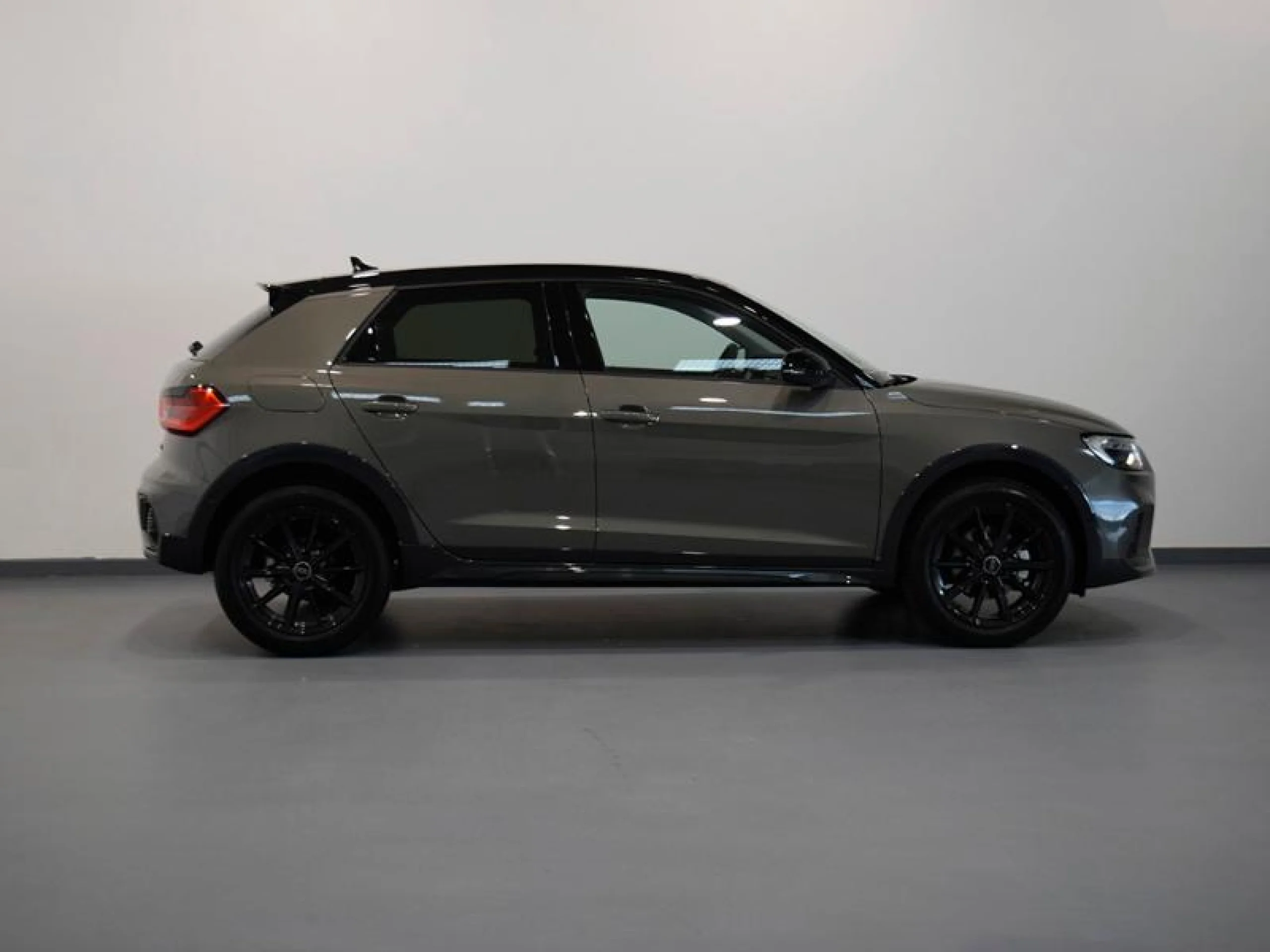 AUDI A1 ALLSTREET ADREN BLACK 30 TFSI 85KW S TRO - Foto 3