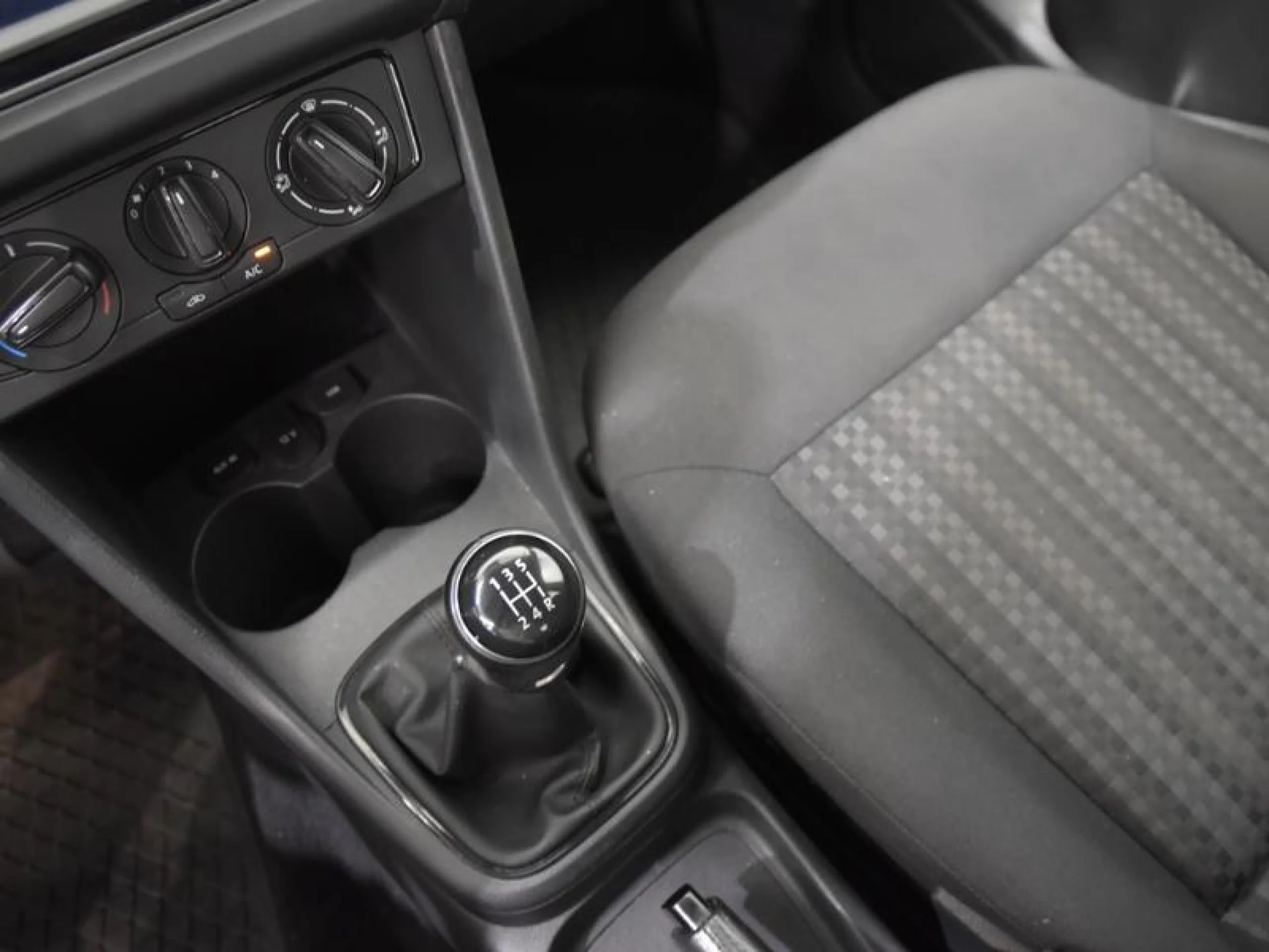 VOLKSWAGEN POLO ADVANCE 1.0 75CV BMT - Foto 10