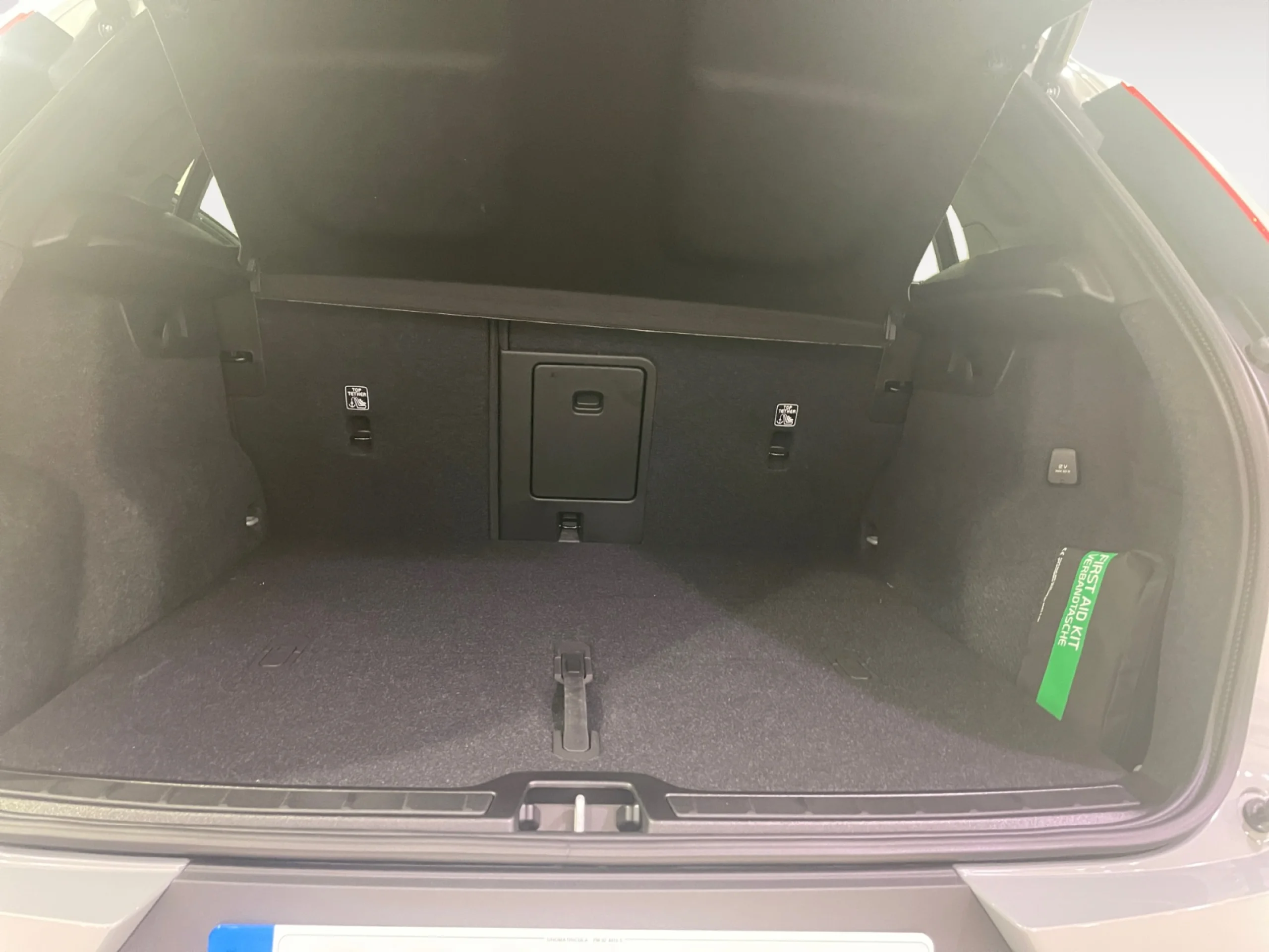 VOLVO XC40 2.0 B3 G BLACK EDITION PLUS AUTO - Foto 8