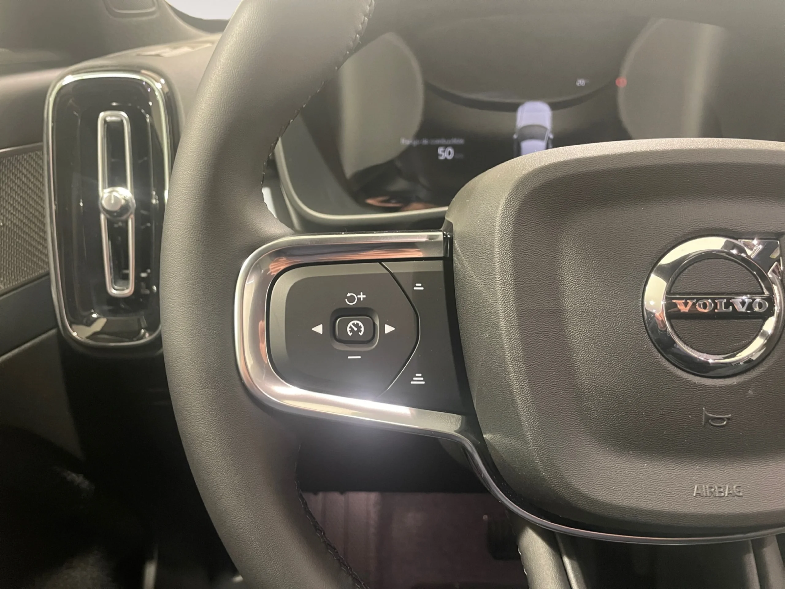 VOLVO XC40 2.0 B3 G BLACK EDITION PLUS AUTO - Foto 12