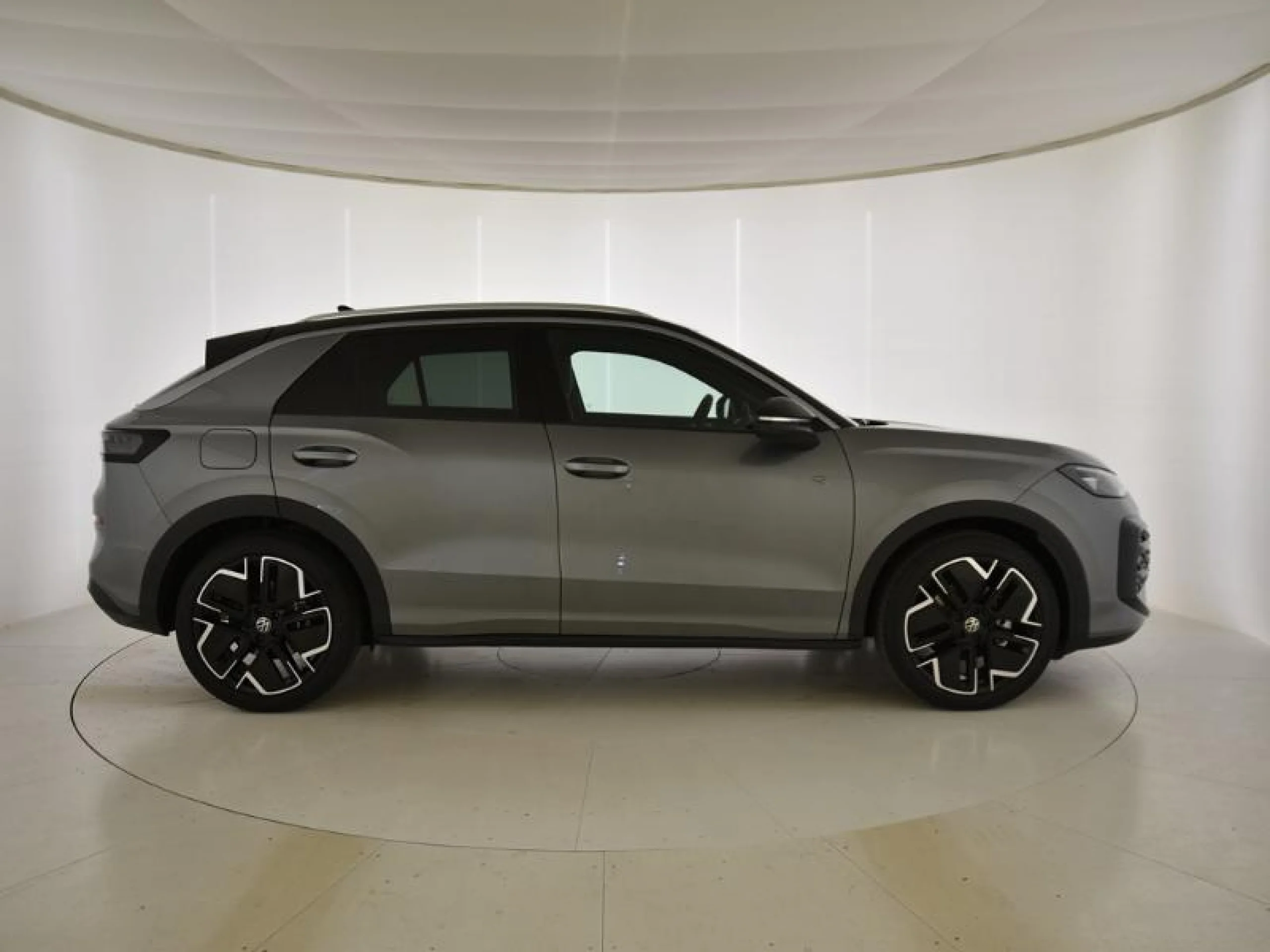 VOLKSWAGEN T ROC T ROC R LINE  1.5 ETSI 110 KW (150 CV)  AUTOMÁTICO DSG 7 VEL. - Foto 3