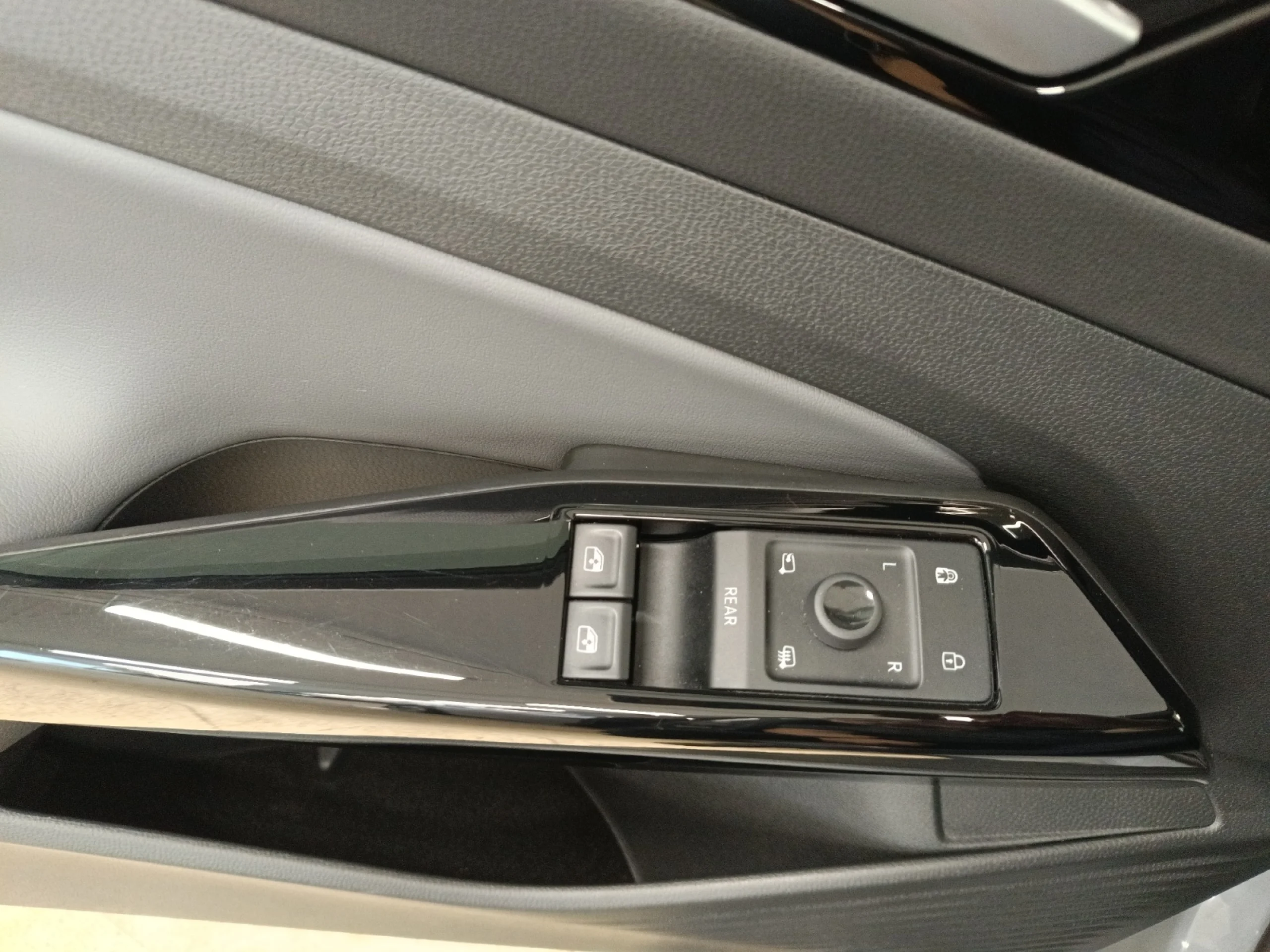 VOLKSWAGEN ID.5 PRO   128KW (174CV) - Foto 13