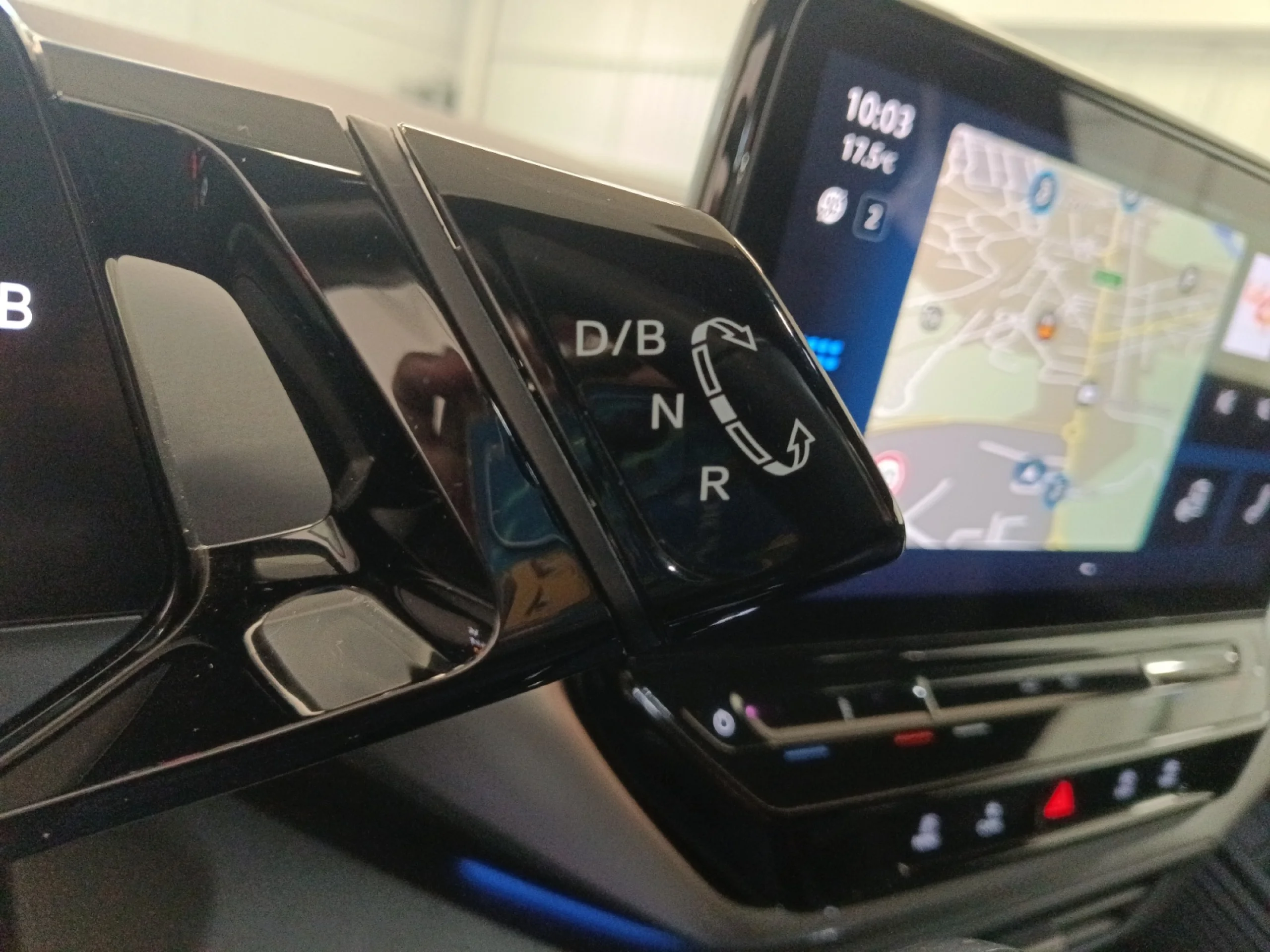VOLKSWAGEN ID.5 PRO   128KW (174CV) - Foto 17
