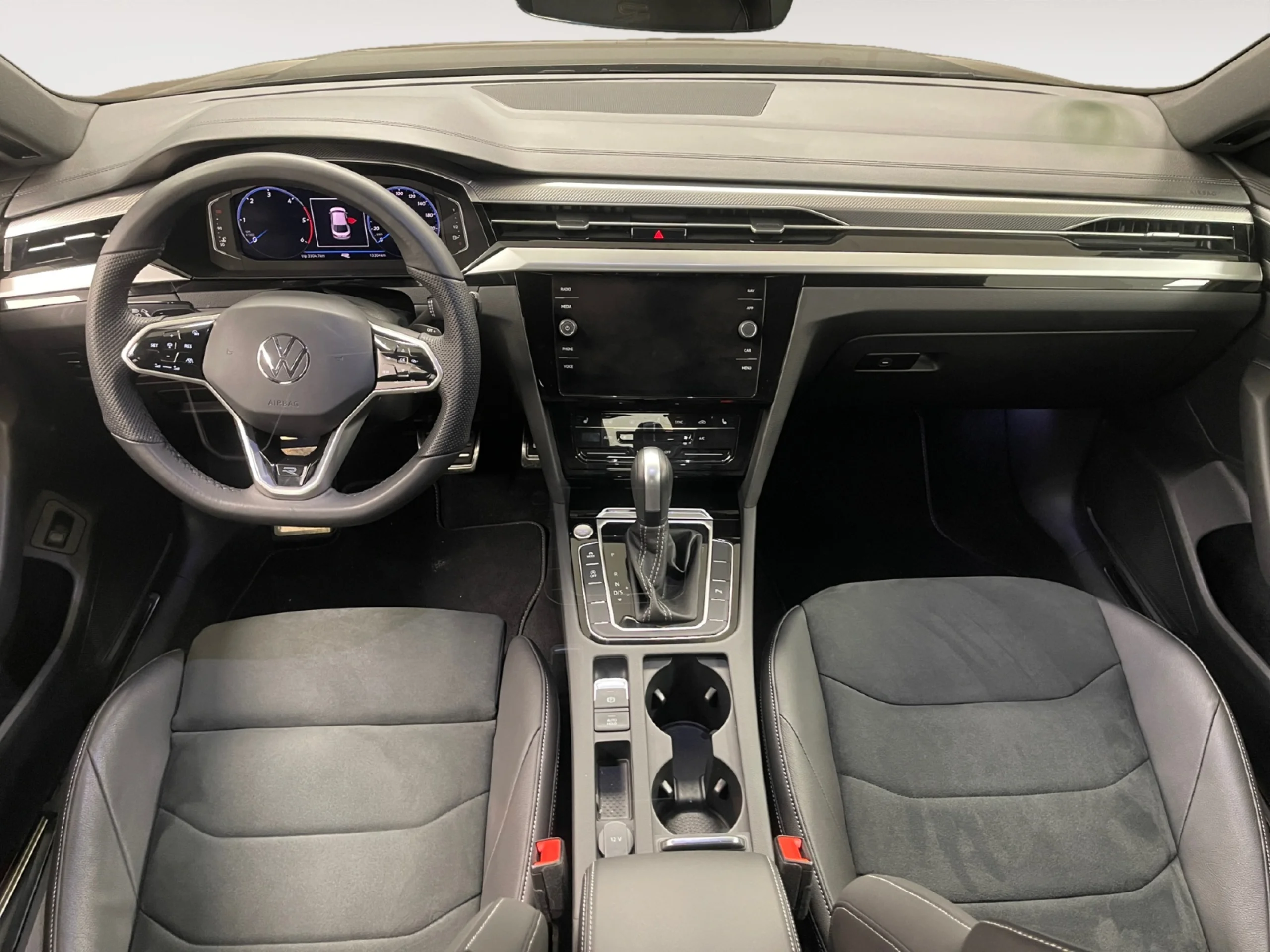 VOLKSWAGEN ARTEON ARTEON R LINE 2.0 TDI 110 KW (150 CV)  AUTOM TICO DSG 7 VEL. - Foto 4