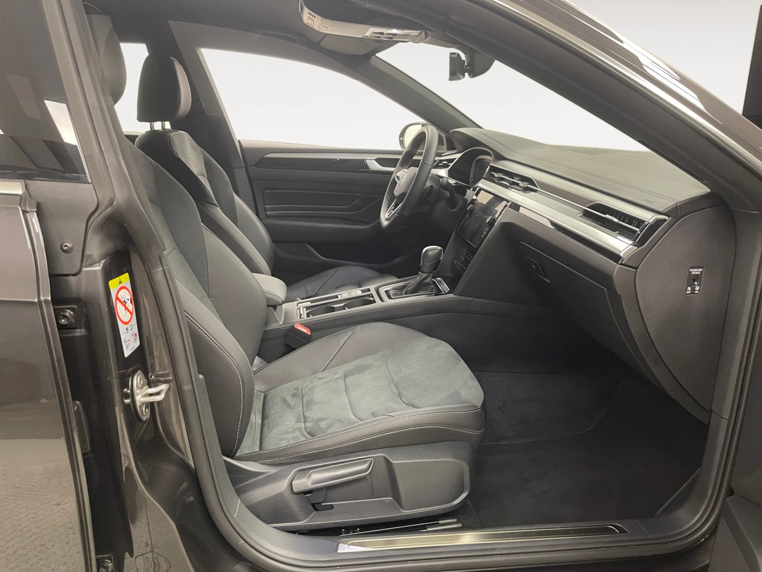 VOLKSWAGEN ARTEON ARTEON R LINE 2.0 TDI 110 KW (150 CV)  AUTOM TICO DSG 7 VEL. - Foto 5