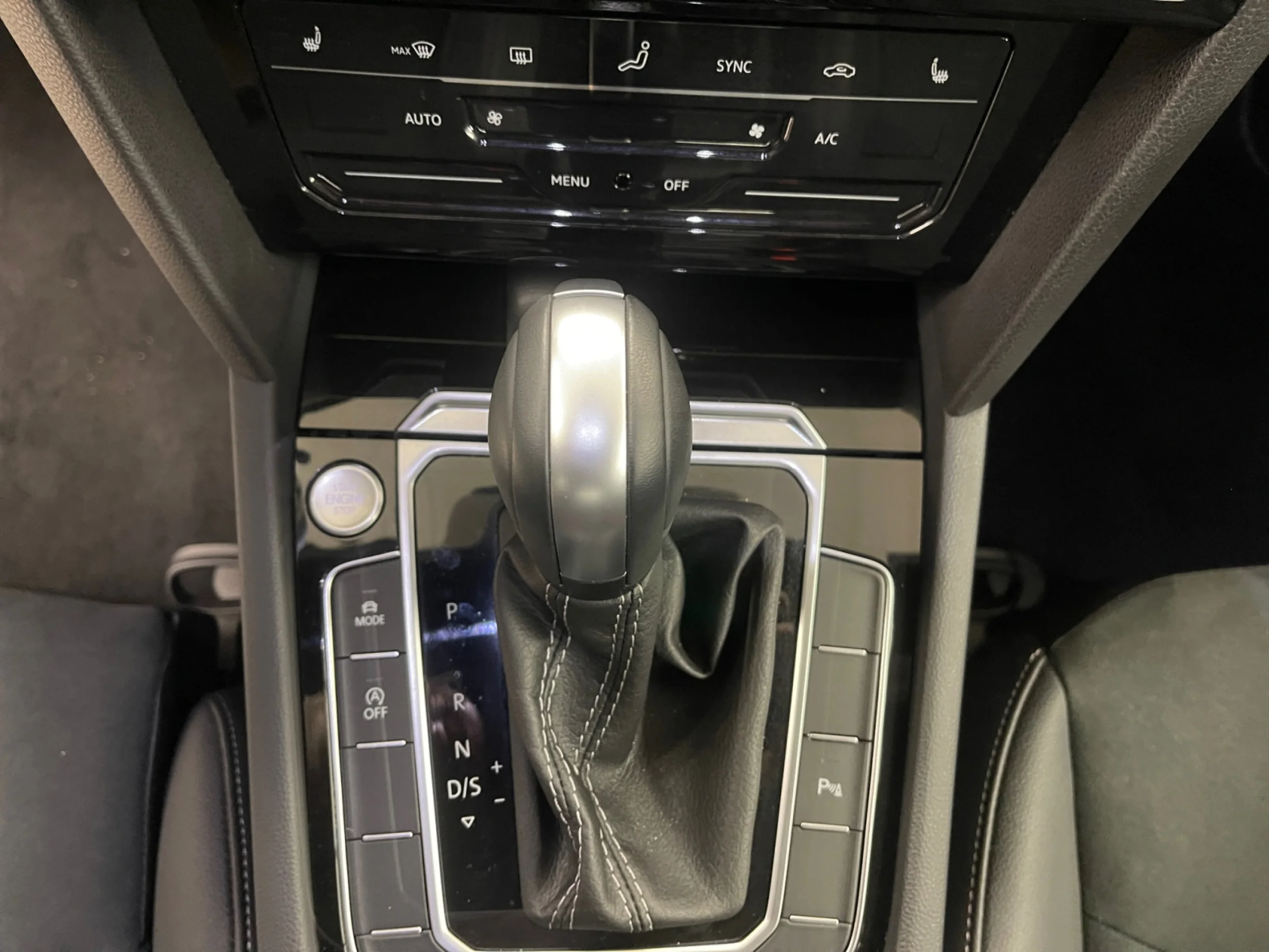 VOLKSWAGEN ARTEON ARTEON R LINE 2.0 TDI 110 KW (150 CV)  AUTOM TICO DSG 7 VEL. - Foto 12