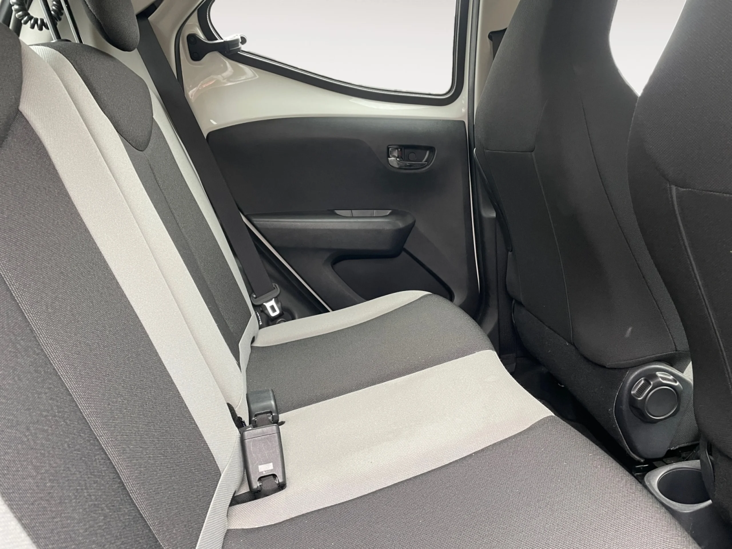 TOYOTA AYGO 1.0 70 X PLAY - Foto 6