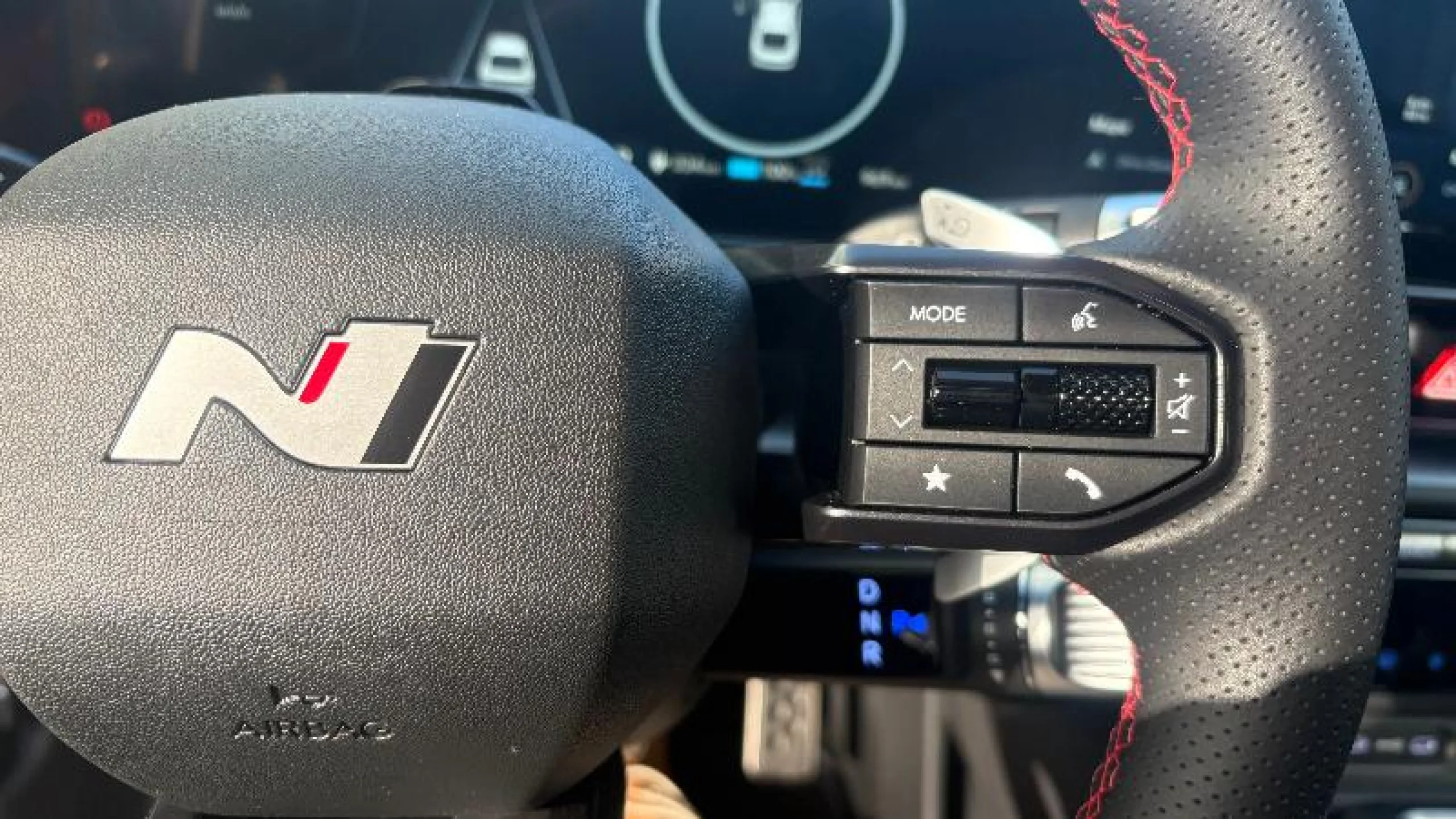 HYUNDAI Ioniq 6 239KW (325CV) 84KWH AWD N LINE - Foto 17