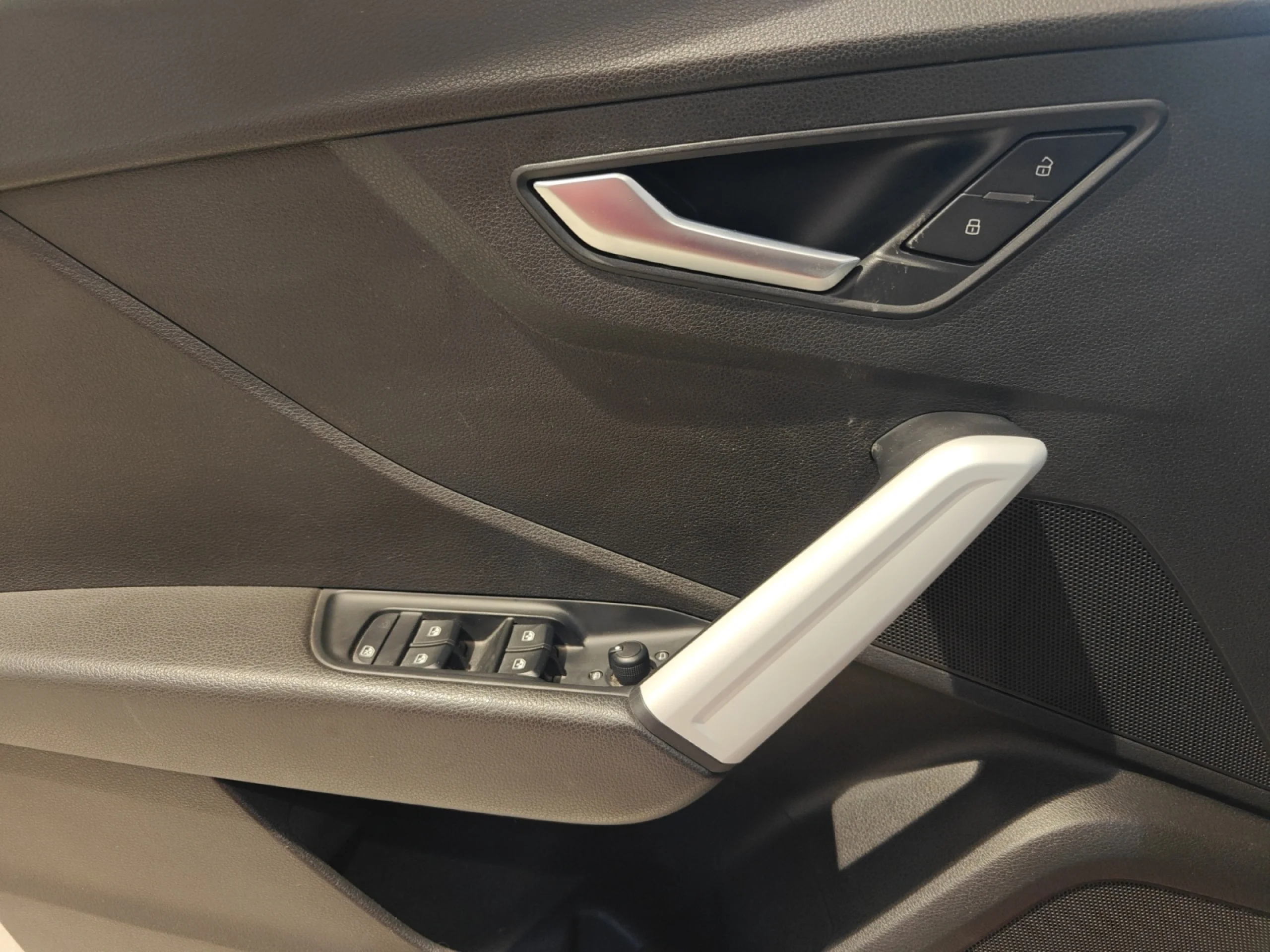 AUDI Q2 DESIGN EDITION 1.6 TDI - Foto 16