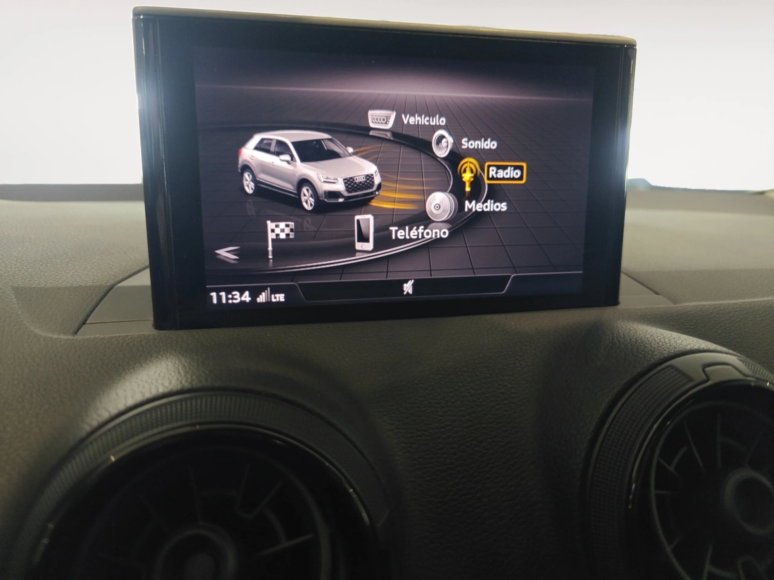 AUDI Q2 DESIGN EDITION 1.6 TDI - Foto 17