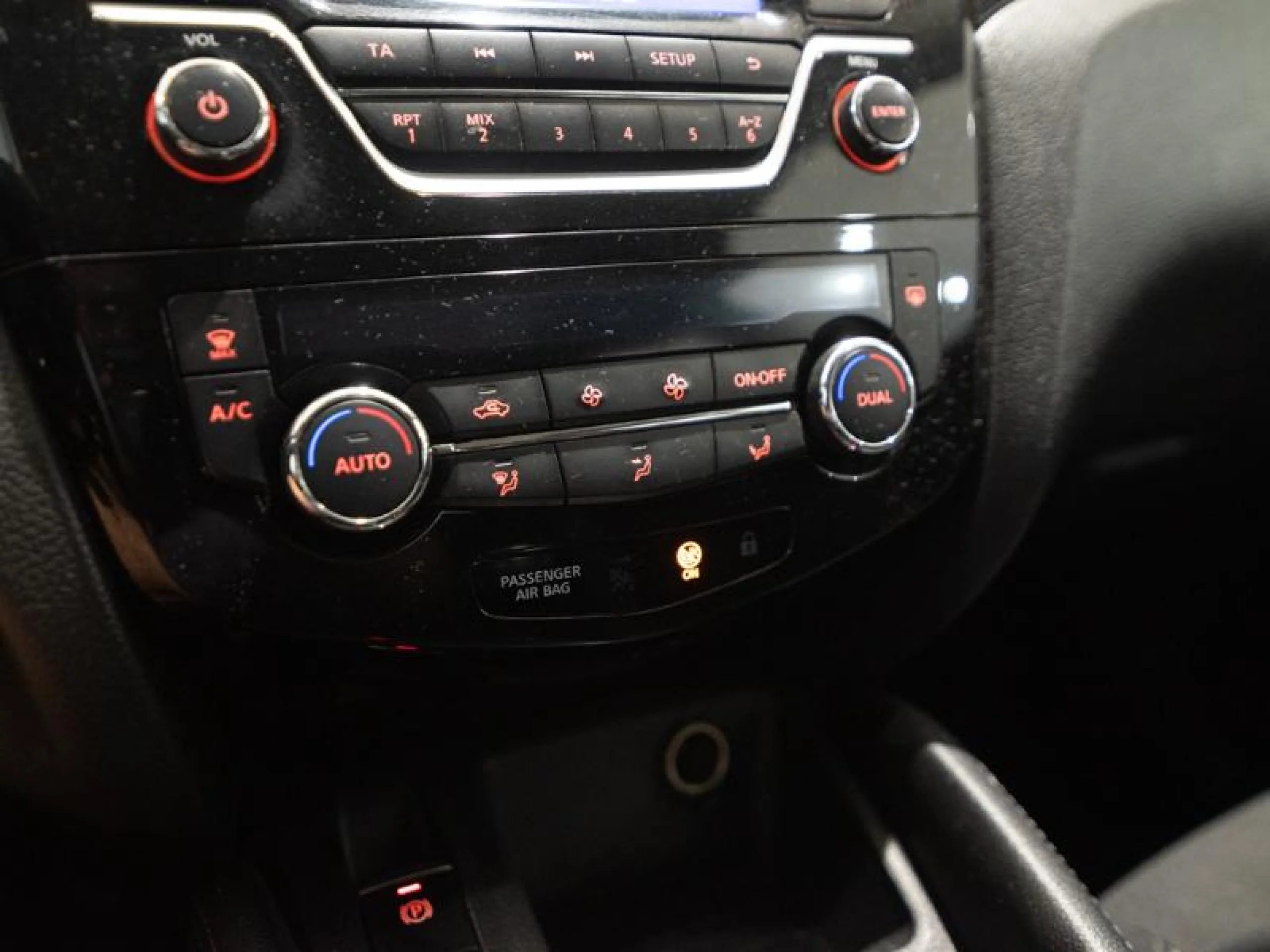 NISSAN QASHQAI 1.6 DCI 130CV ACENTA 4X4 - Foto 13