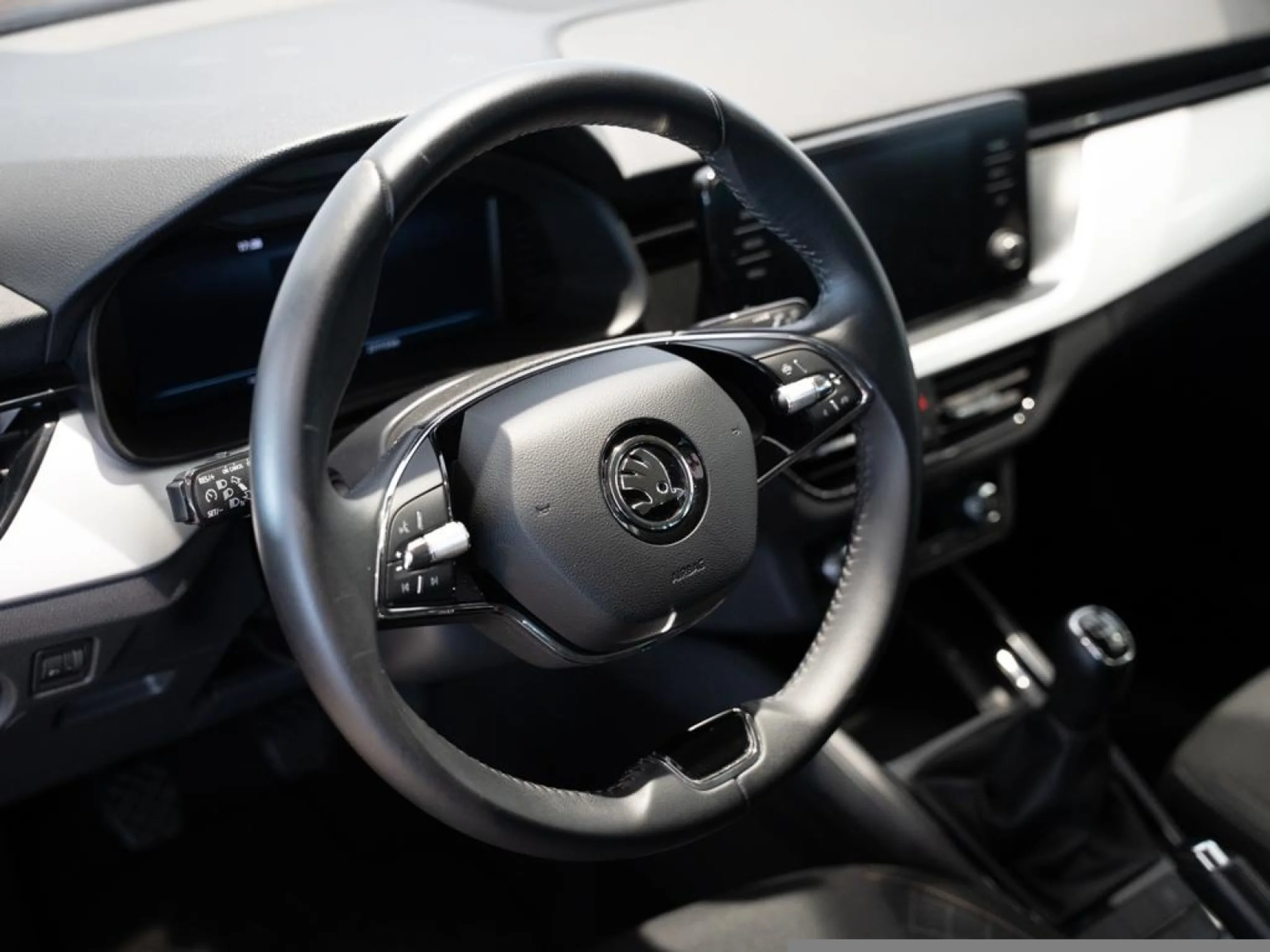 SKODA KAMIQ 1.0 TSI 70KW (95CV) AMBITION - Foto 9