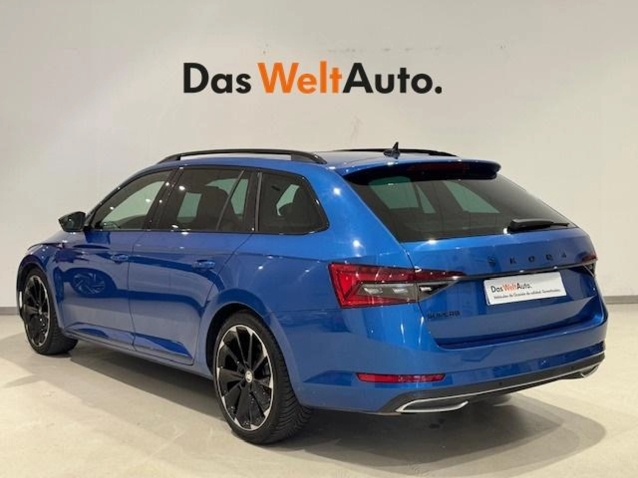 SKODA Superb COMBI 2.0 TDI 110KW DSG SPORTLINE - Foto 2