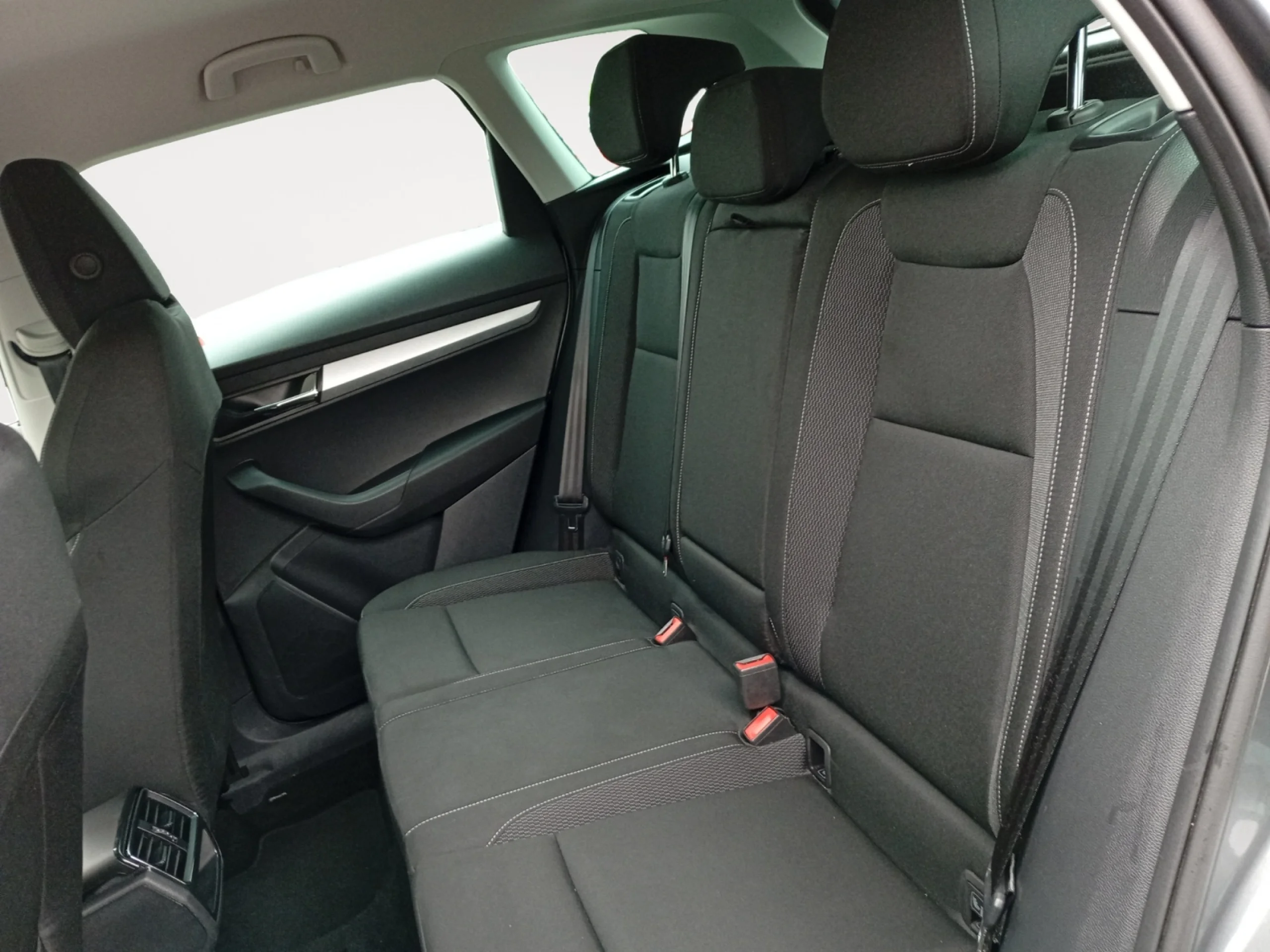 SKODA KAROQ 2.0 TDI 110KW (150CV) DSG 4X4 AMBITION - Foto 6