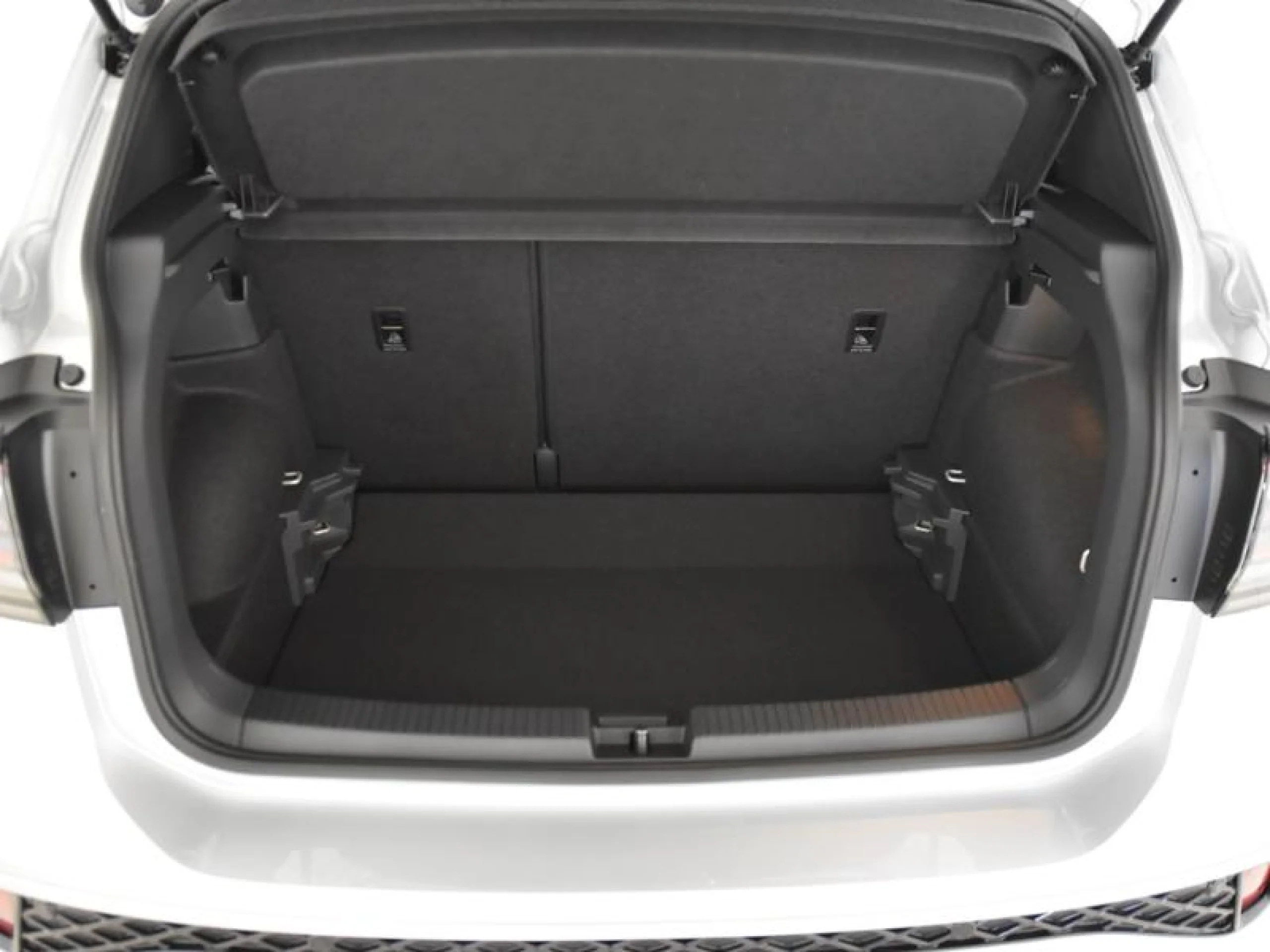 VOLKSWAGEN T CROSS T CROSS R LINE 1.0 TSI 85 KW (115 CV)  AUTOM TICO DSG 7 VEL. - Foto 7