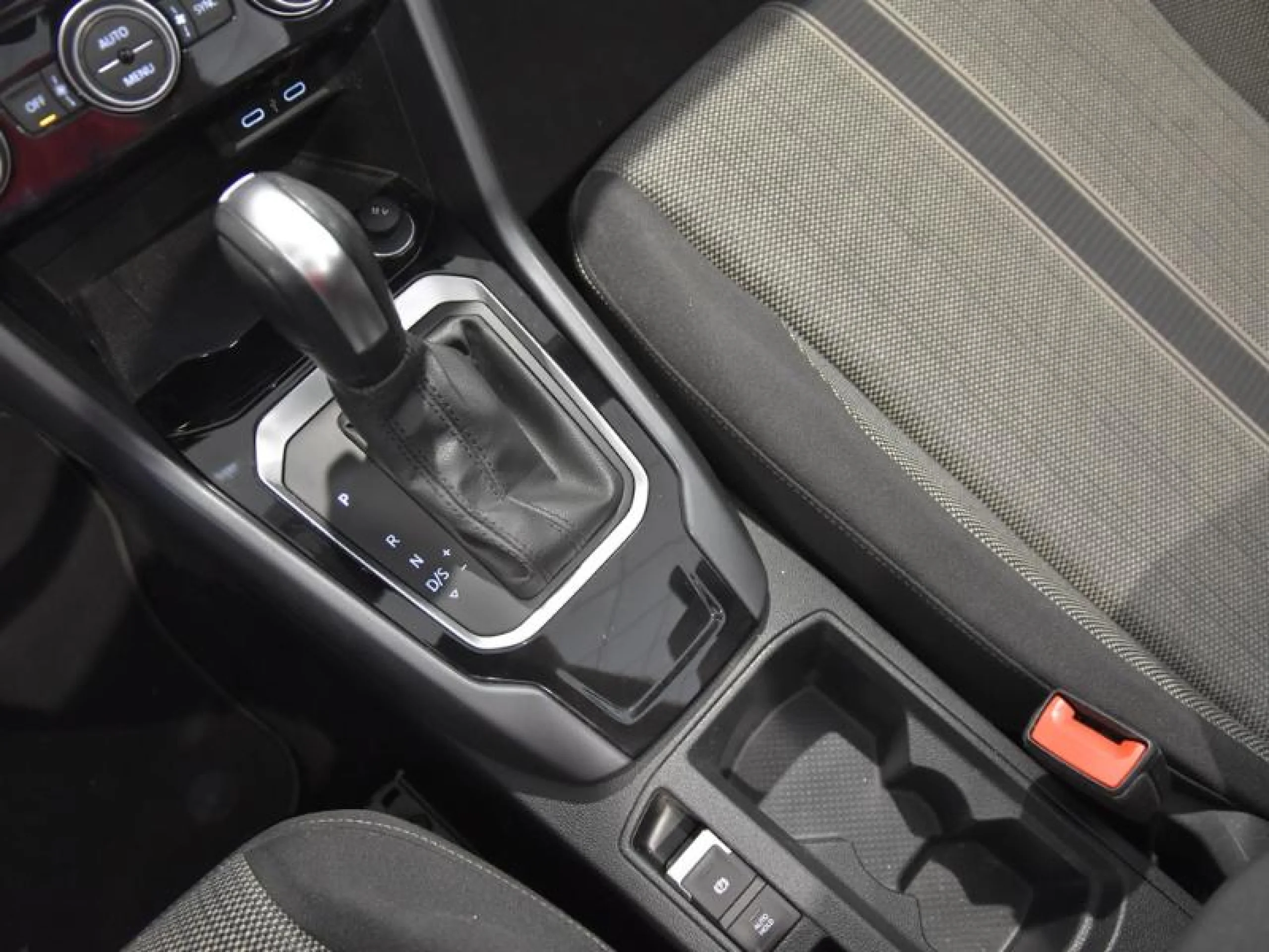 VOLKSWAGEN T ROC CABRIO 1.5 TSI 110KW (150CV) DSG 7 VEL - Foto 10