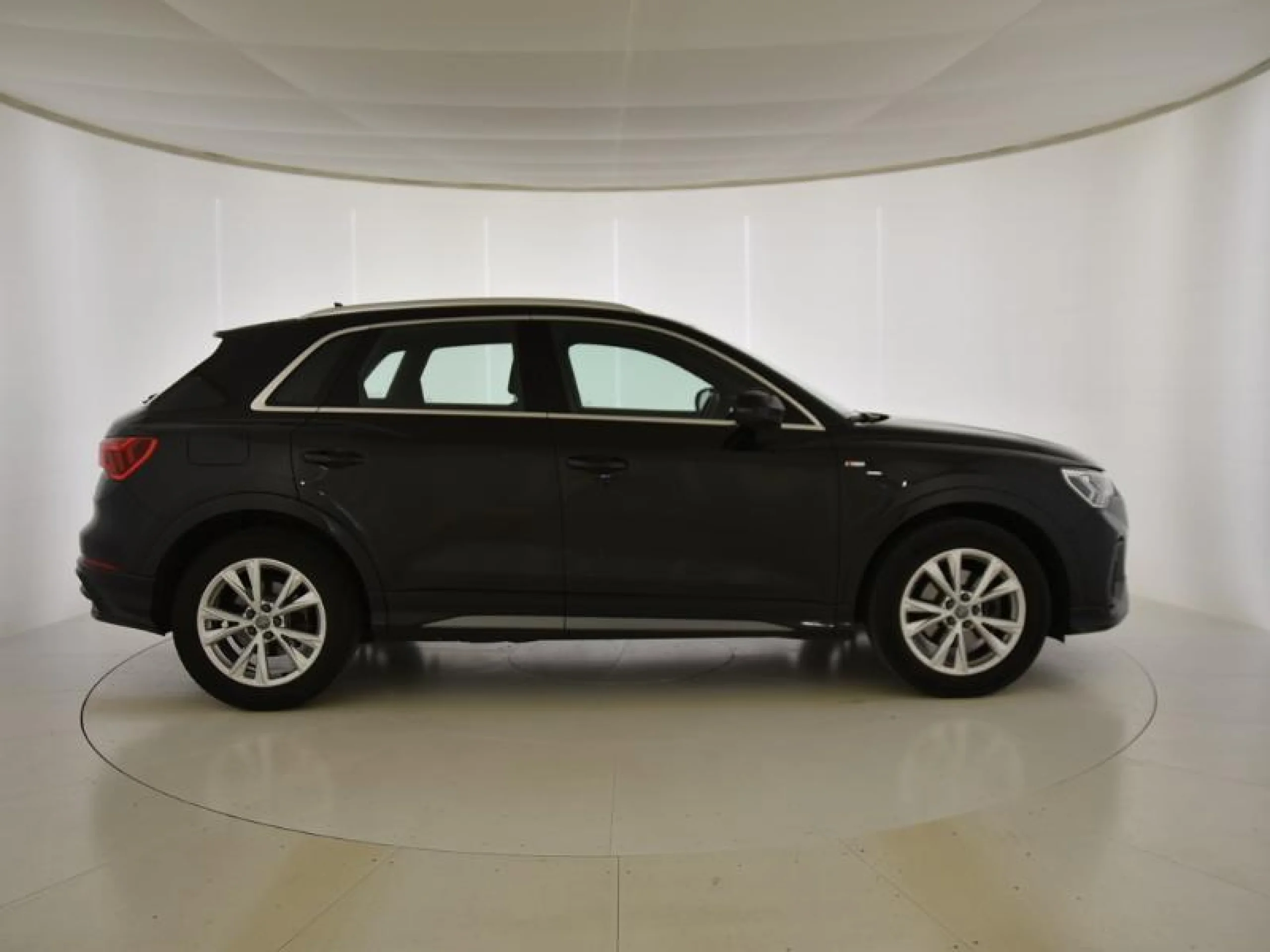AUDI Q3 S LINE 35 TFSI 110KW (150CV) S TRONIC - Foto 3