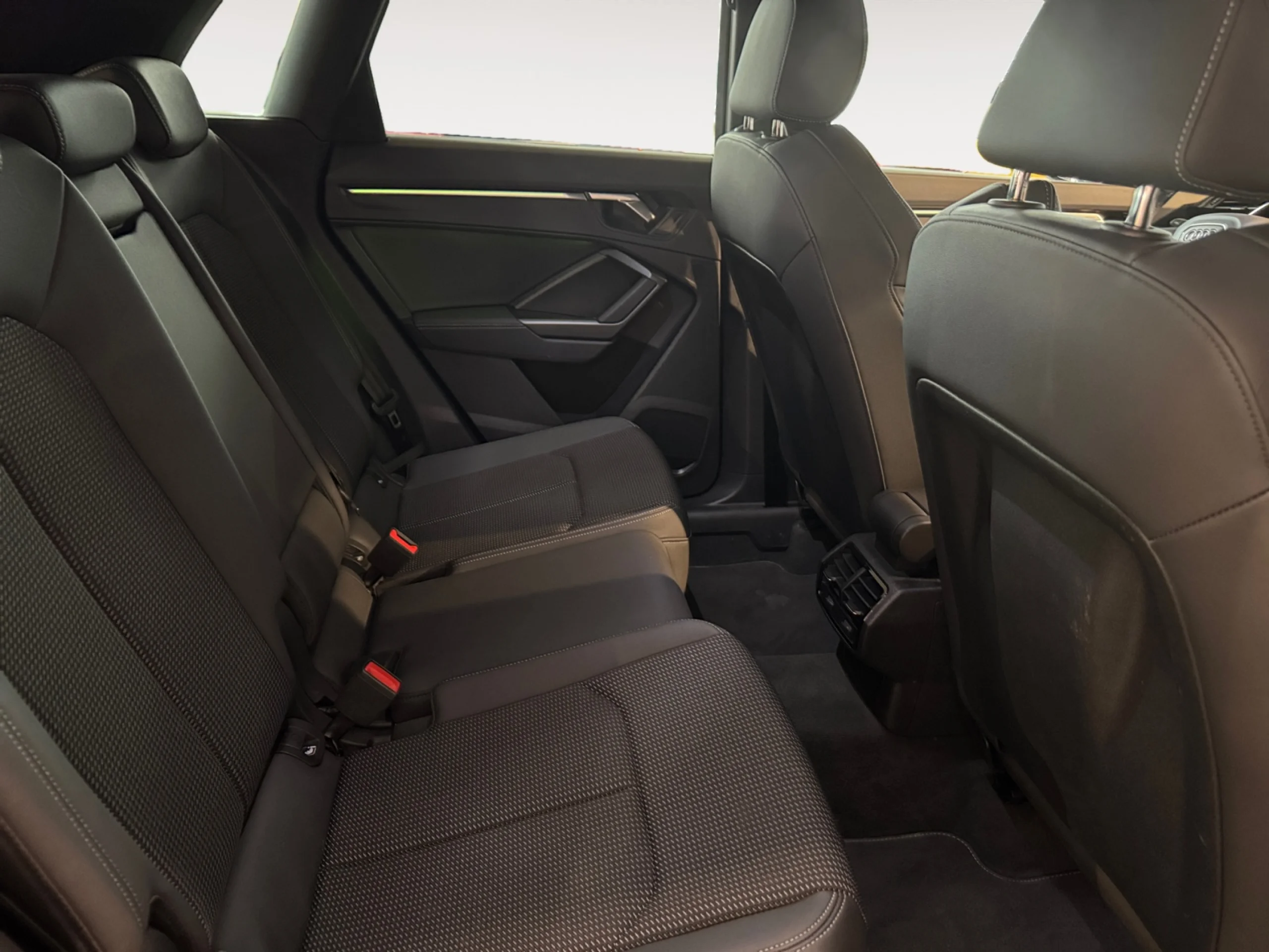 AUDI Q3 BLACK LINE 35 TFSI 110KW (150CV) S TRON - Foto 9