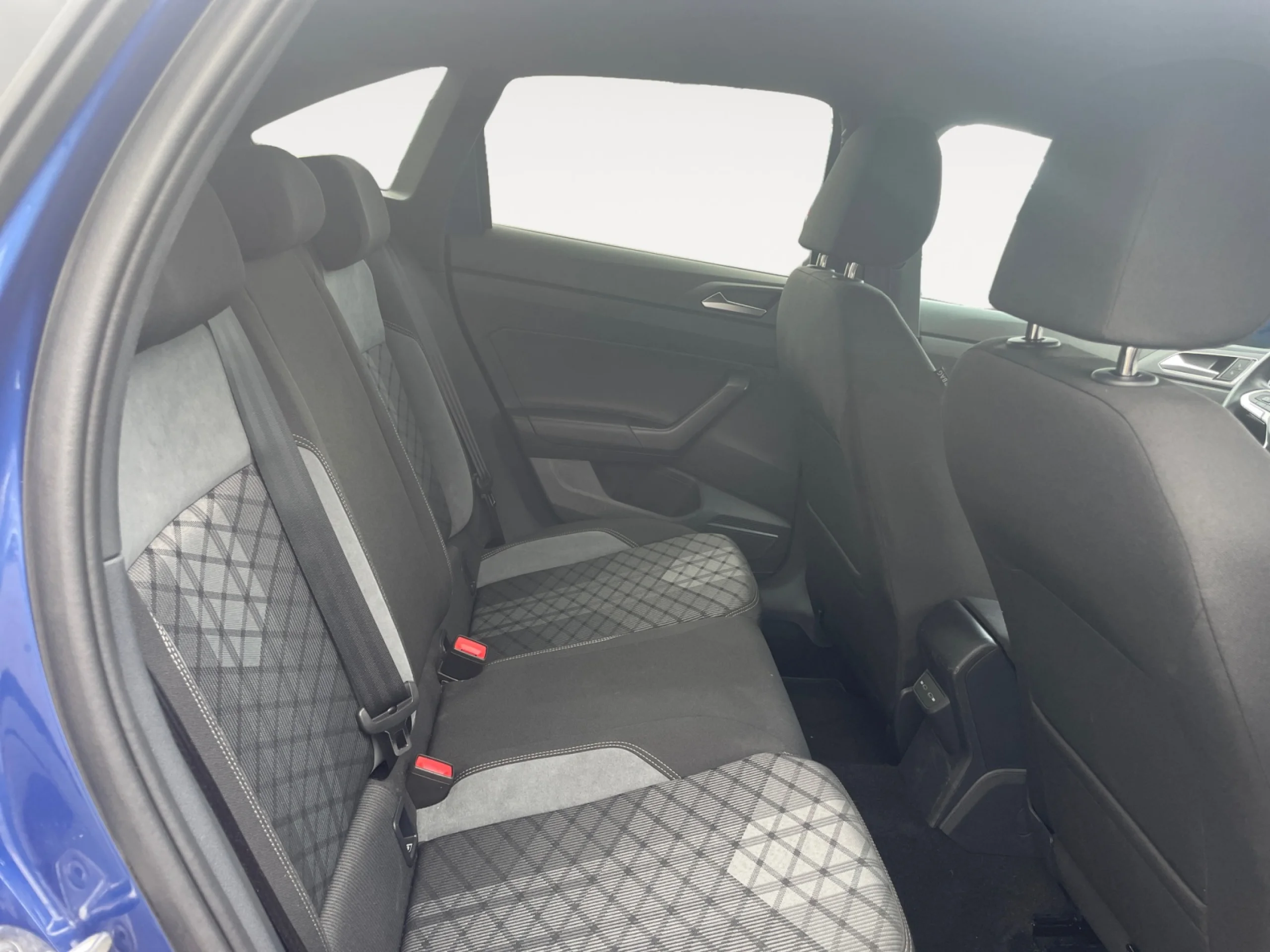 VOLKSWAGEN TAIGO R LINE 1.0 TSI 81KW (110CV) - Foto 6