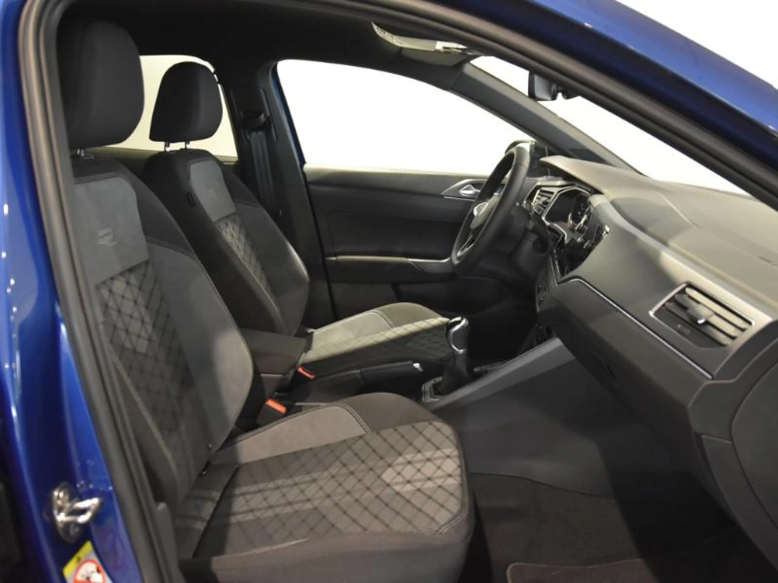 VOLKSWAGEN TAIGO TAIGO R LINE  1.0 TSI 85 KW (116 CV )  6 VEL. - Foto 5