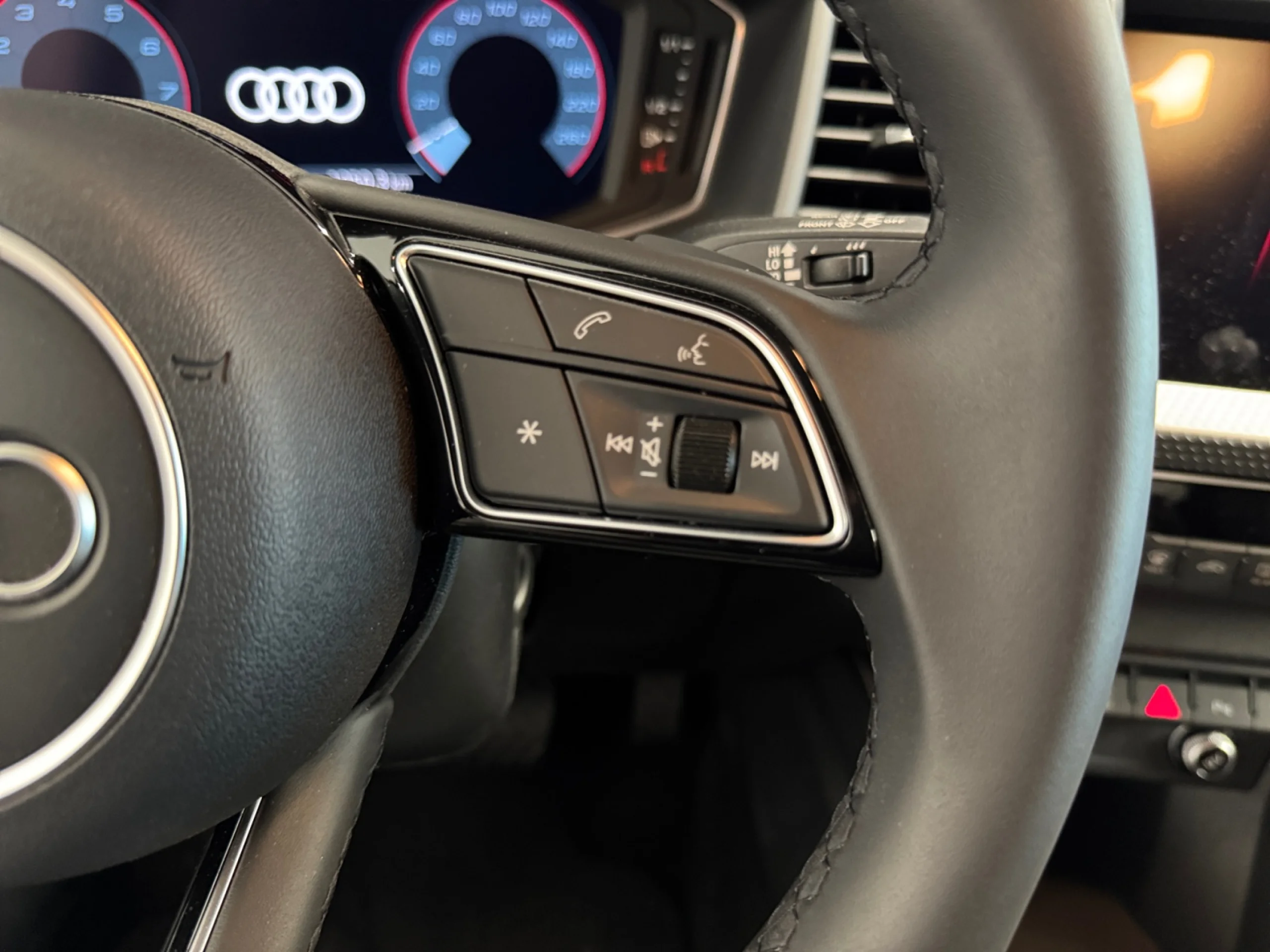 AUDI A1 SPORTBACK ADRENAL BLACK 30TFSI 85KW S TR - Foto 13