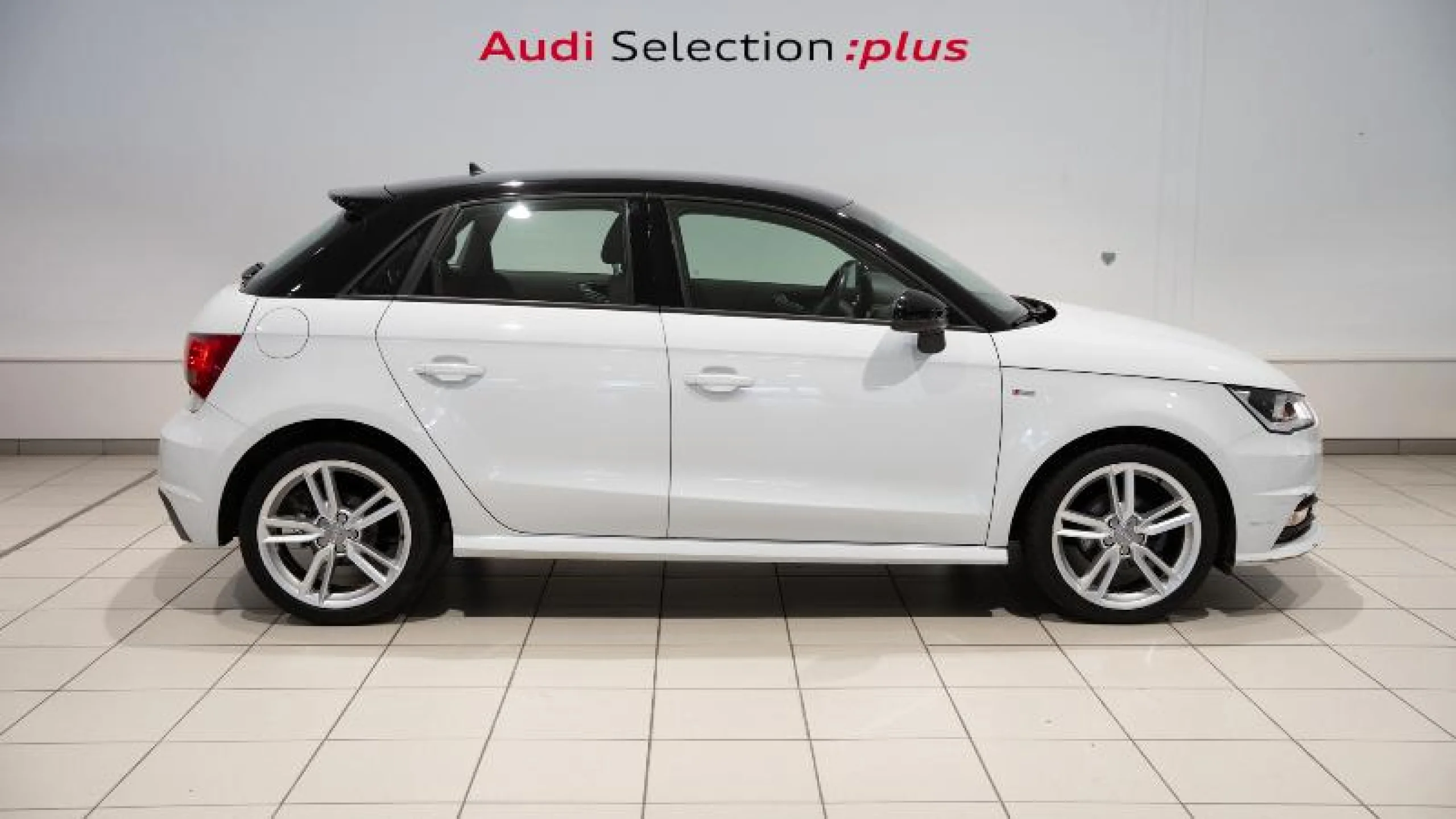 AUDI A1 ATTRACTION 1.4 TDI 66KW (90CV) SPORTBACK - Foto 3