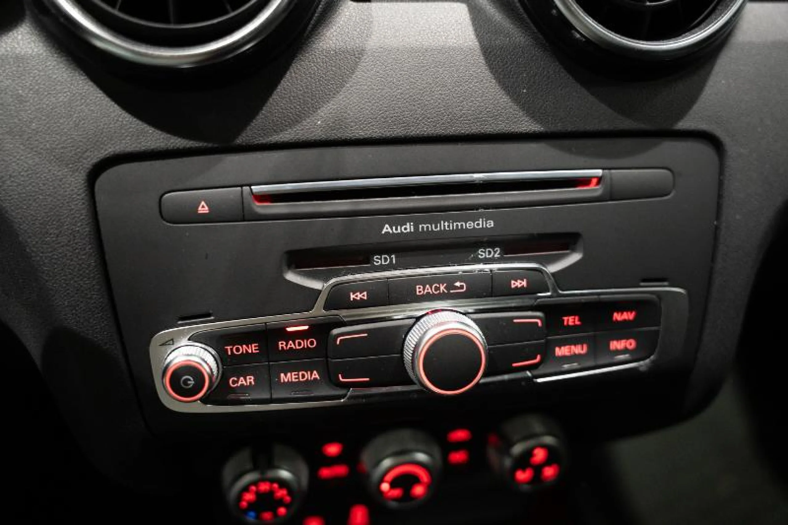 AUDI A1 ATTRACTION 1.4 TDI 66KW (90CV) SPORTBACK - Foto 17