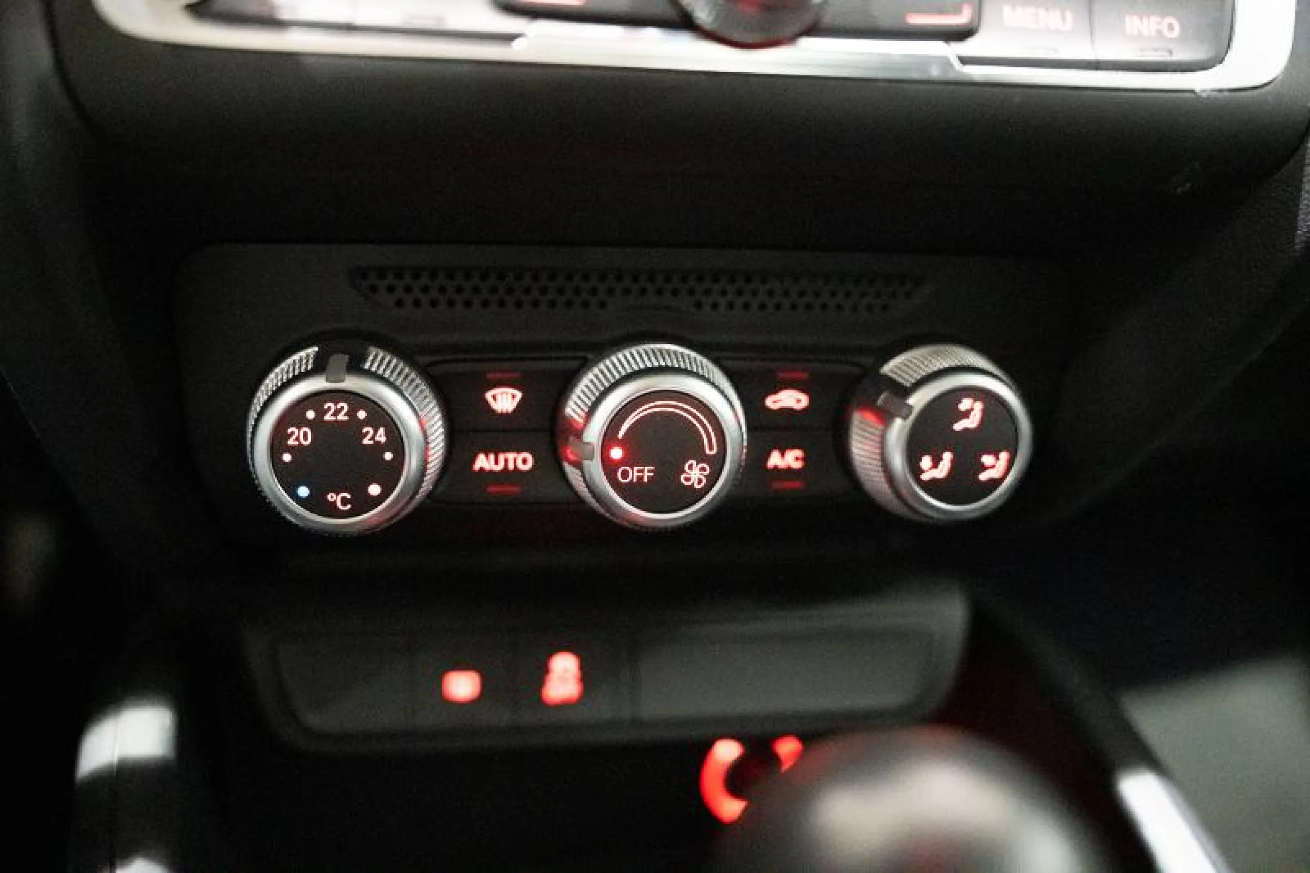 AUDI A1 ATTRACTION 1.4 TDI 66KW (90CV) SPORTBACK - Foto 18
