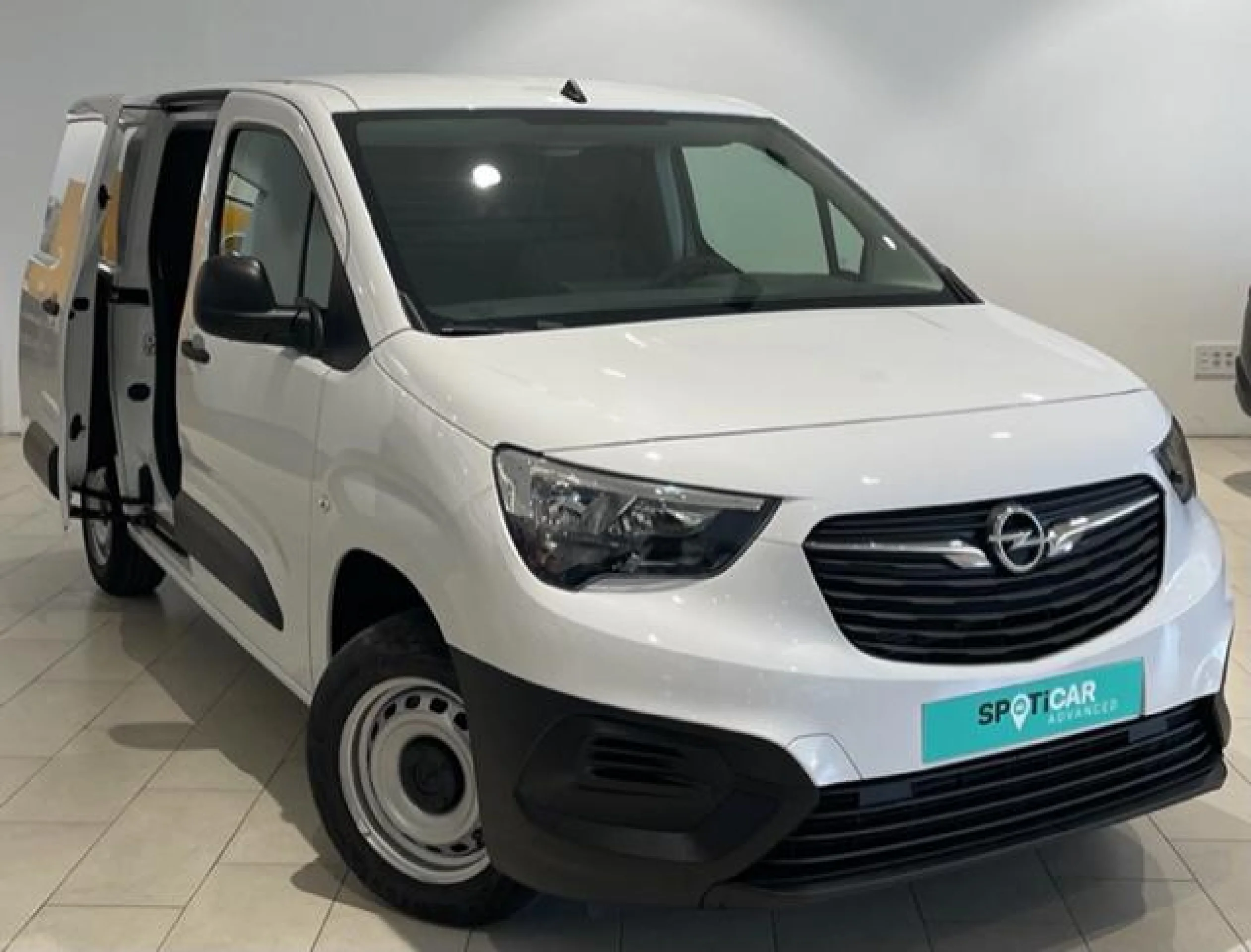 OPEL COMERCIALES COMBO COMBO CARGO L 650KG DIESEL 1.5 100HP S/S MT E6.4 - Foto 3