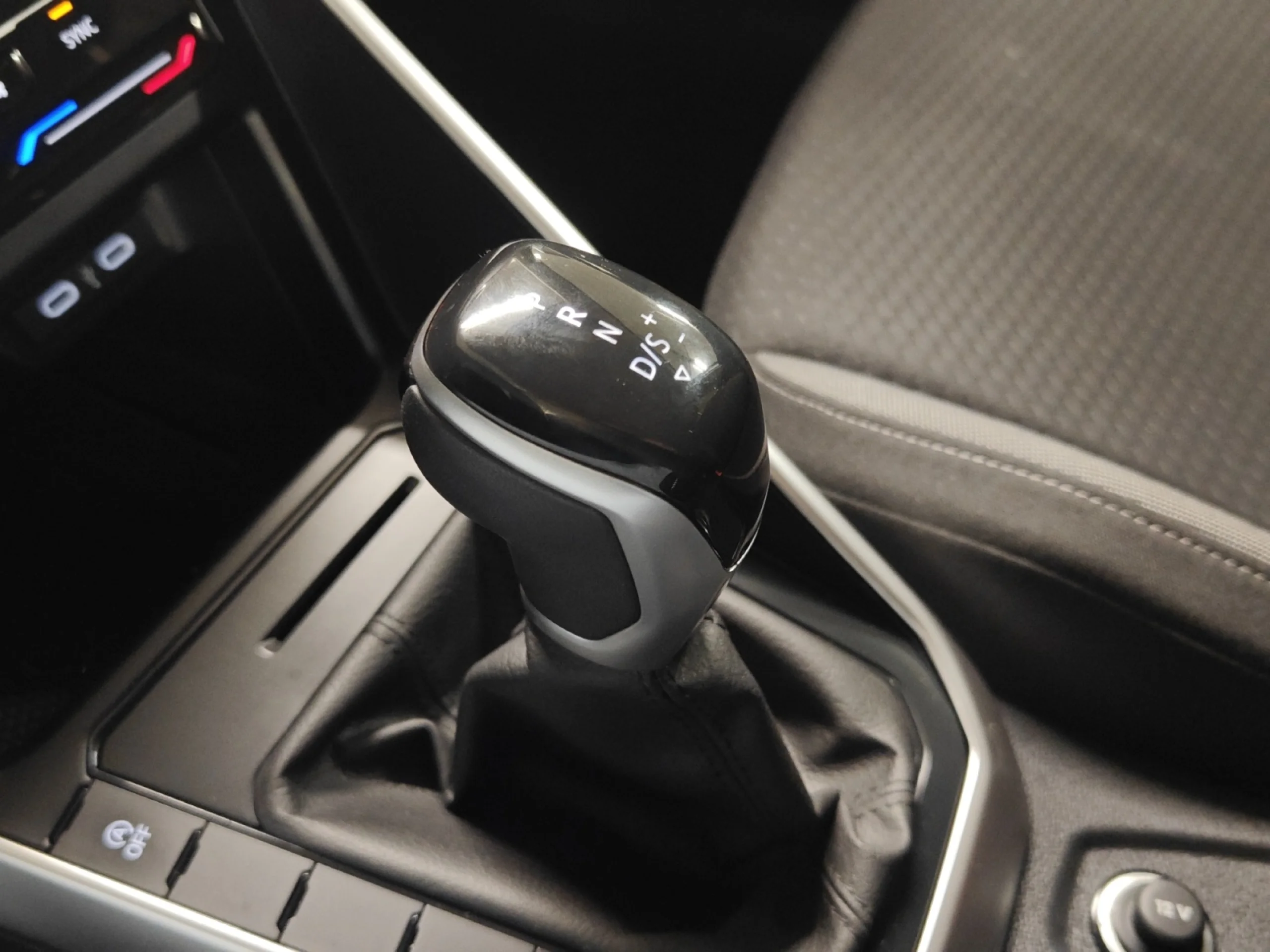 VOLKSWAGEN TAIGO TAIGO 1.0 TSI 85KW (115CV) DSG - Foto 17