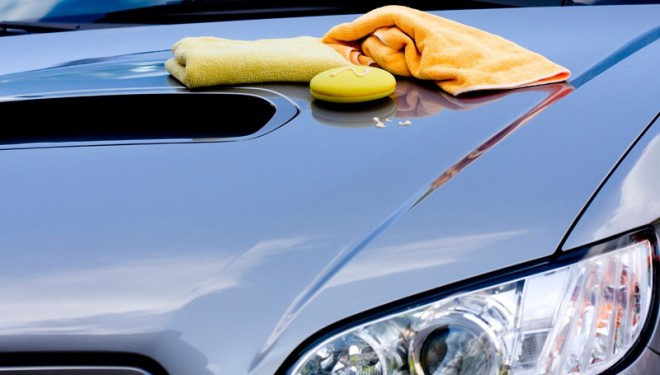 Cuida la pintura de tu coche aplicándole cera