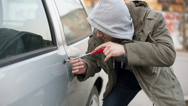 Cuidado con los ladrones de coches