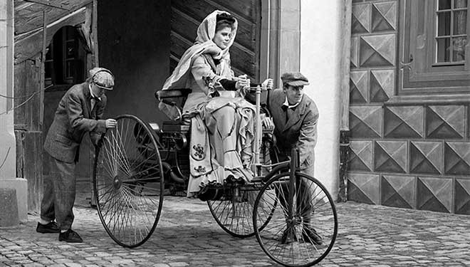 Mujeres que escribieron la historia del automóvil Mujeres que escribieron la historia del automóvil